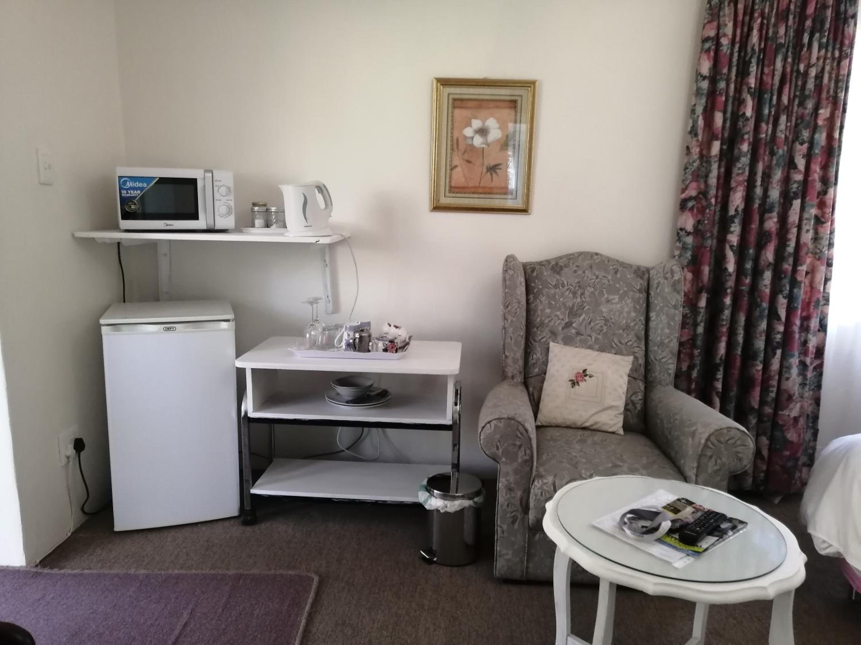 Superior King or Twin Room - Photo 4
