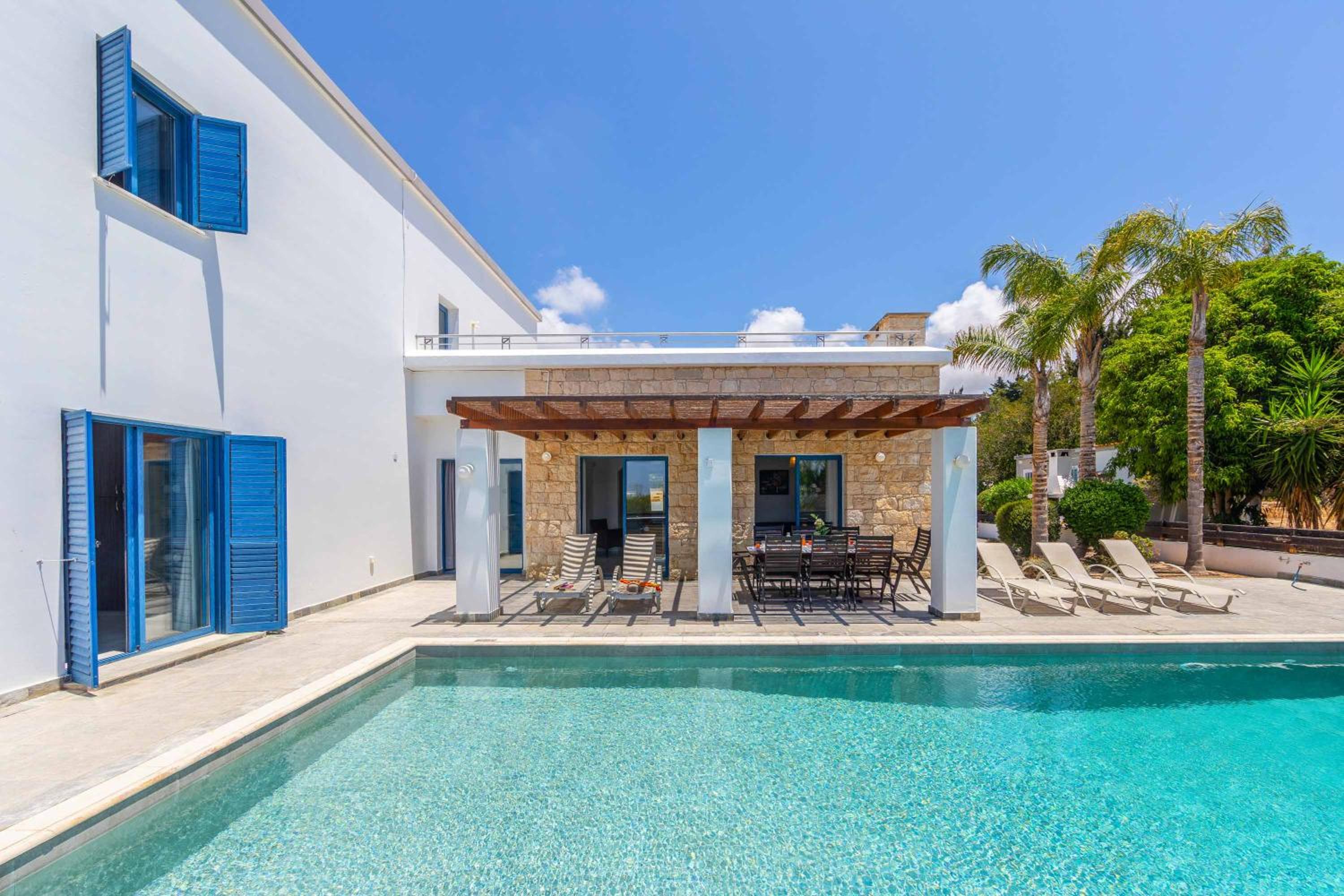 Villa photo 3