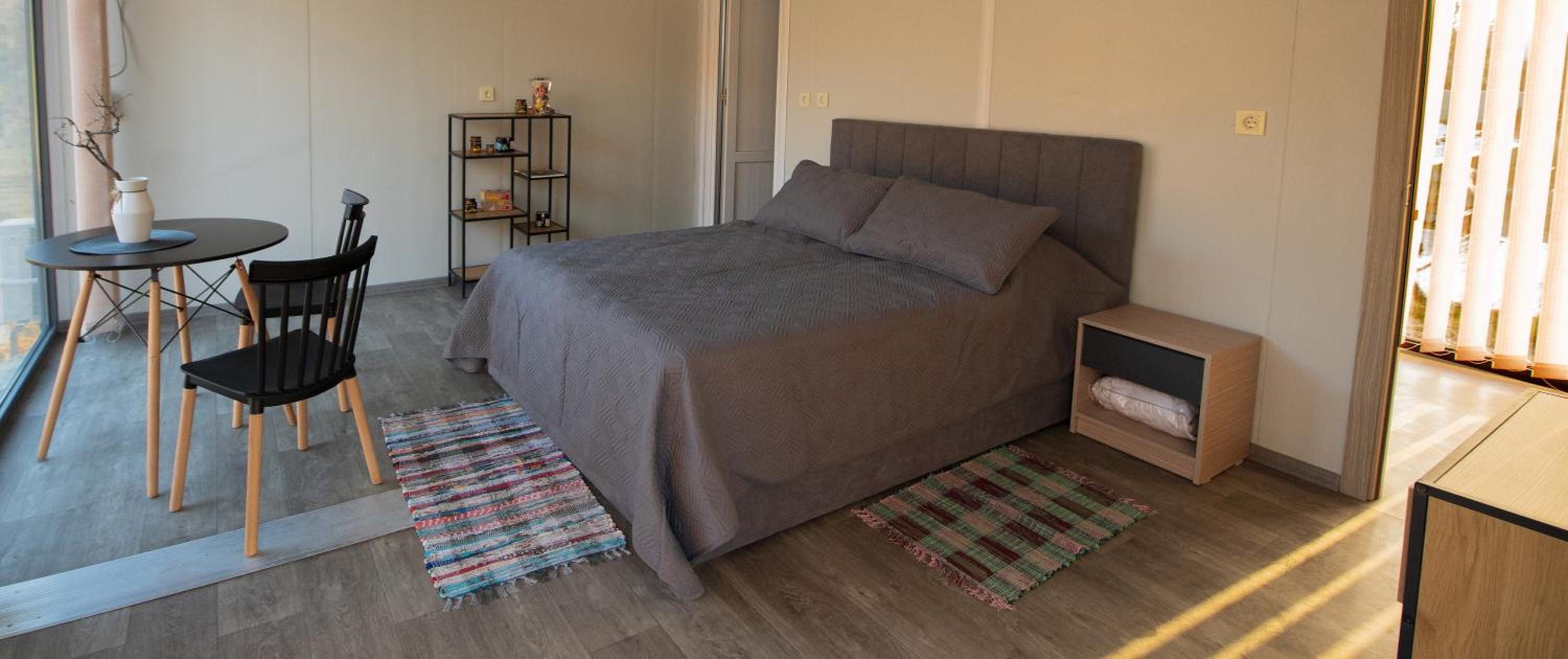 One-Bedroom House photo 1