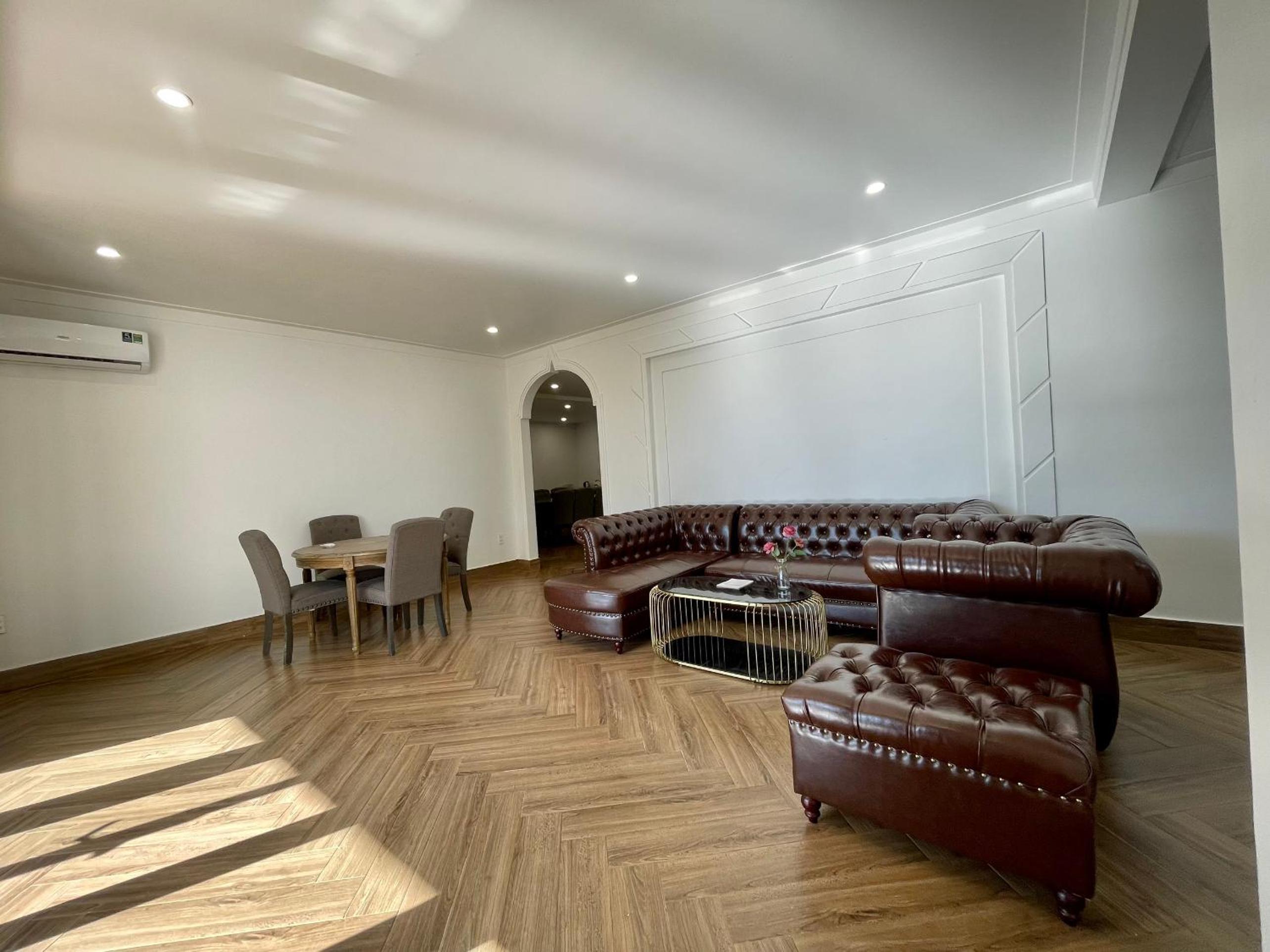 Family Room photo 3