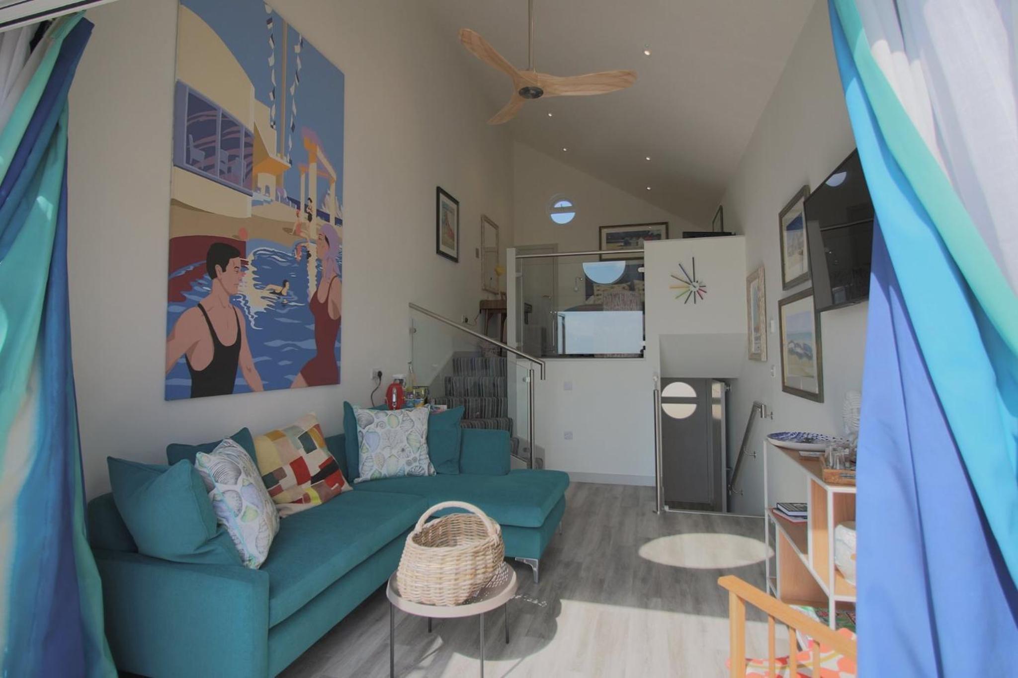 King Room with Bunk Beds and Sea View - Photo 3
