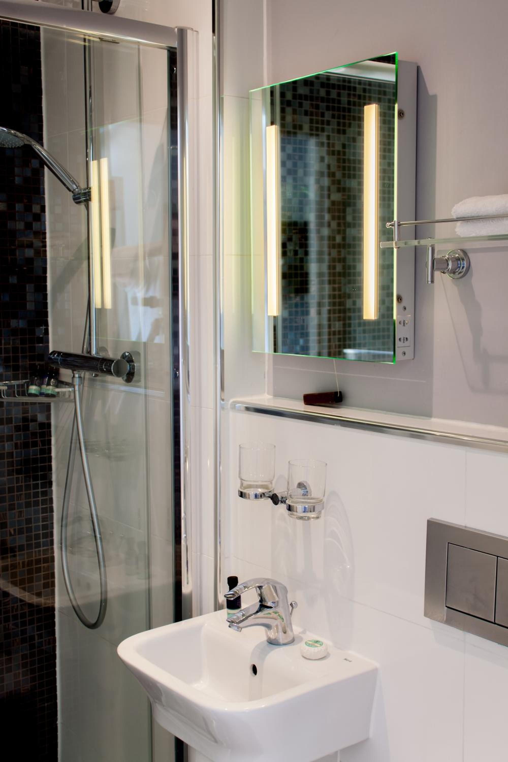 Double Room with Private Bathroom photo 2