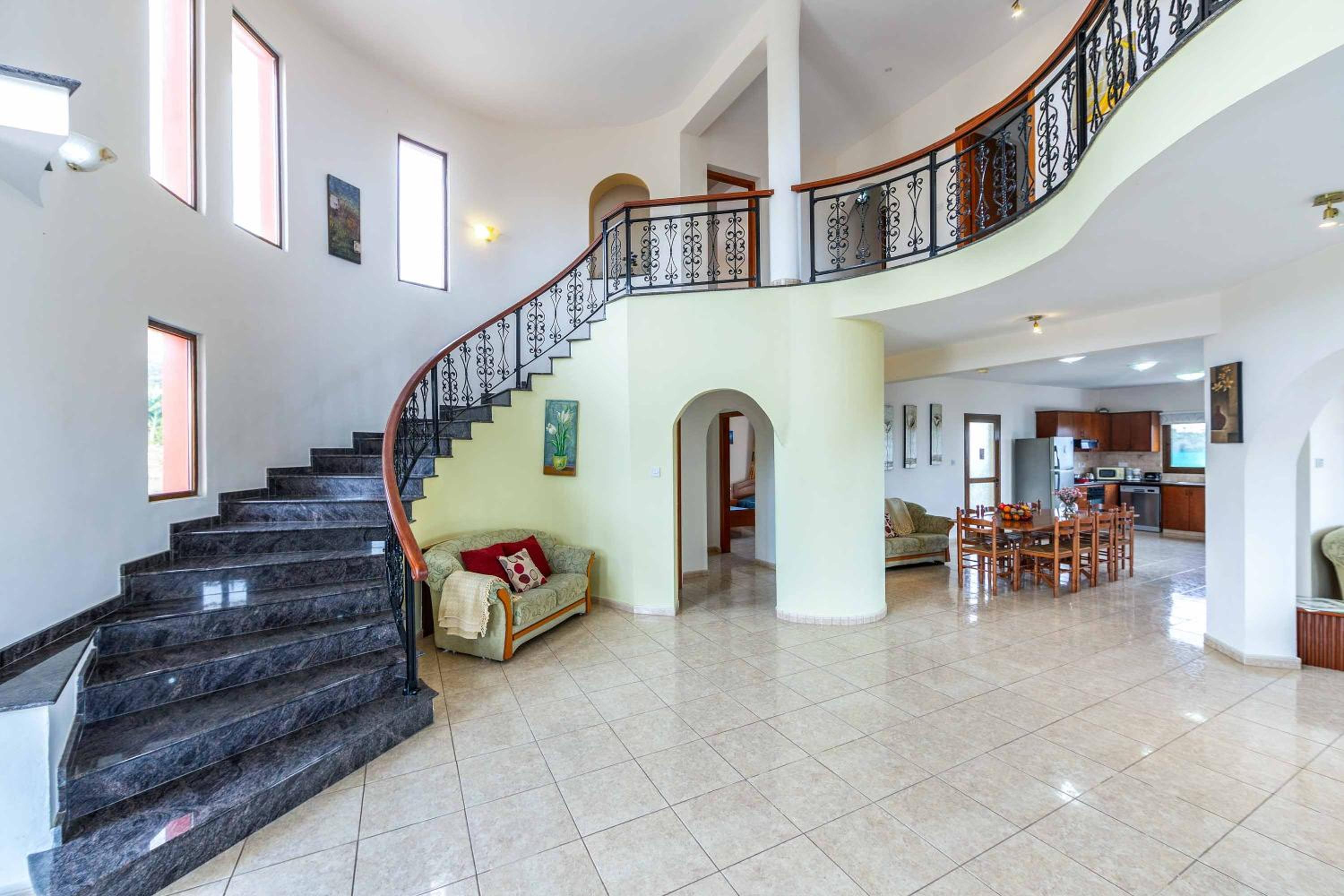Villa photo 1