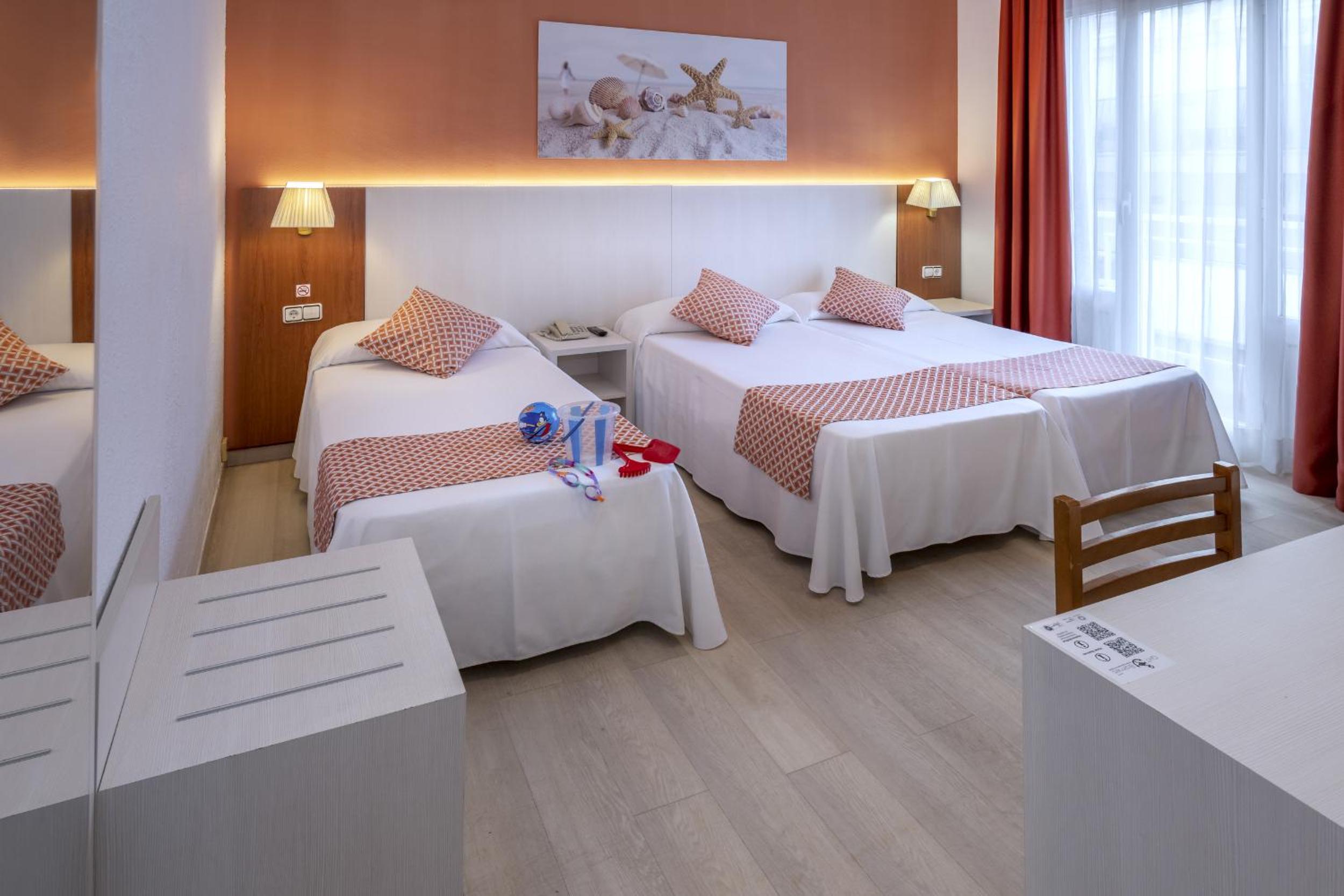 Habitación Doble o con Dos Camas con Cama Extra (2 Adultos + 1 Niño)