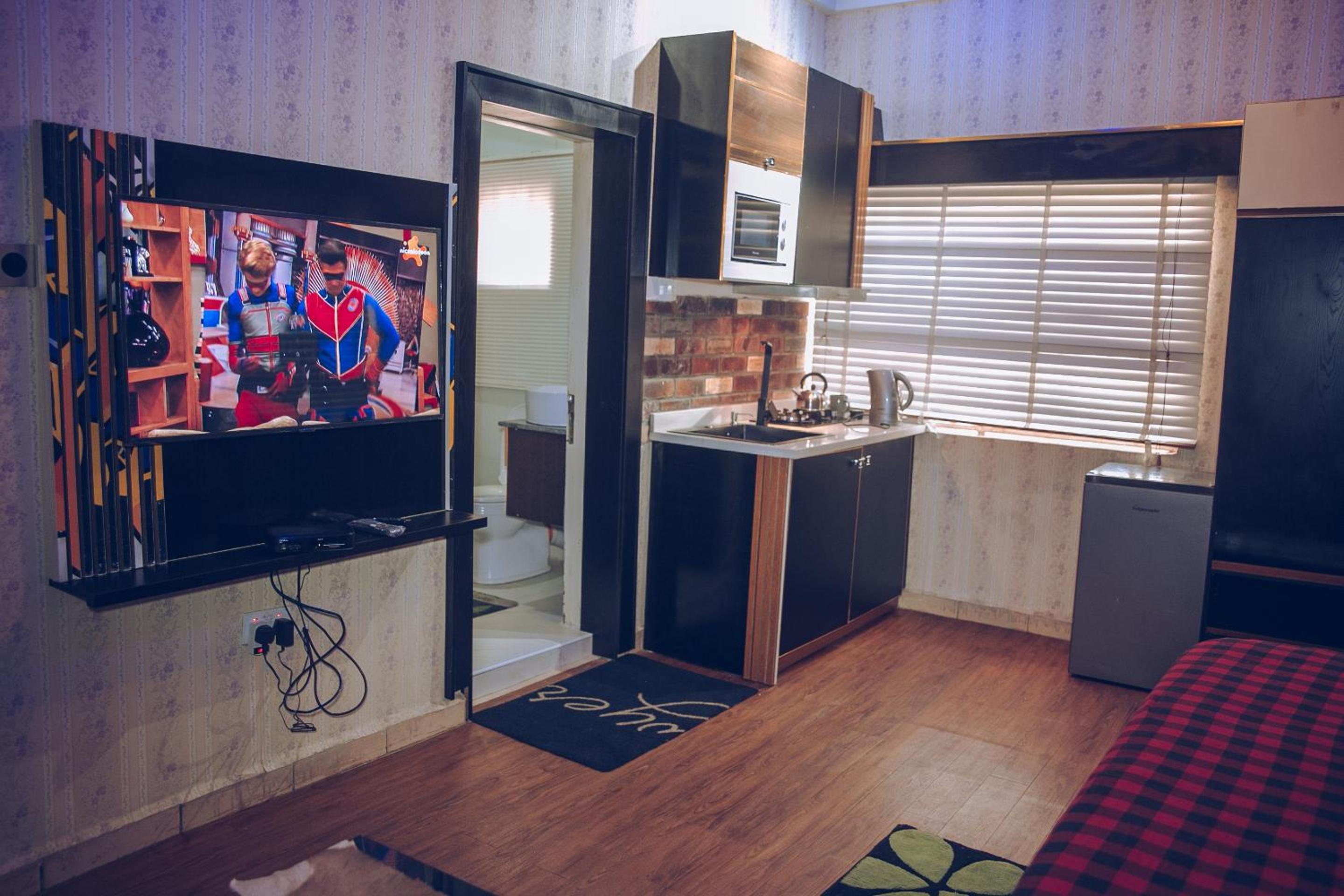 Three-Bedroom Apartment photo 2