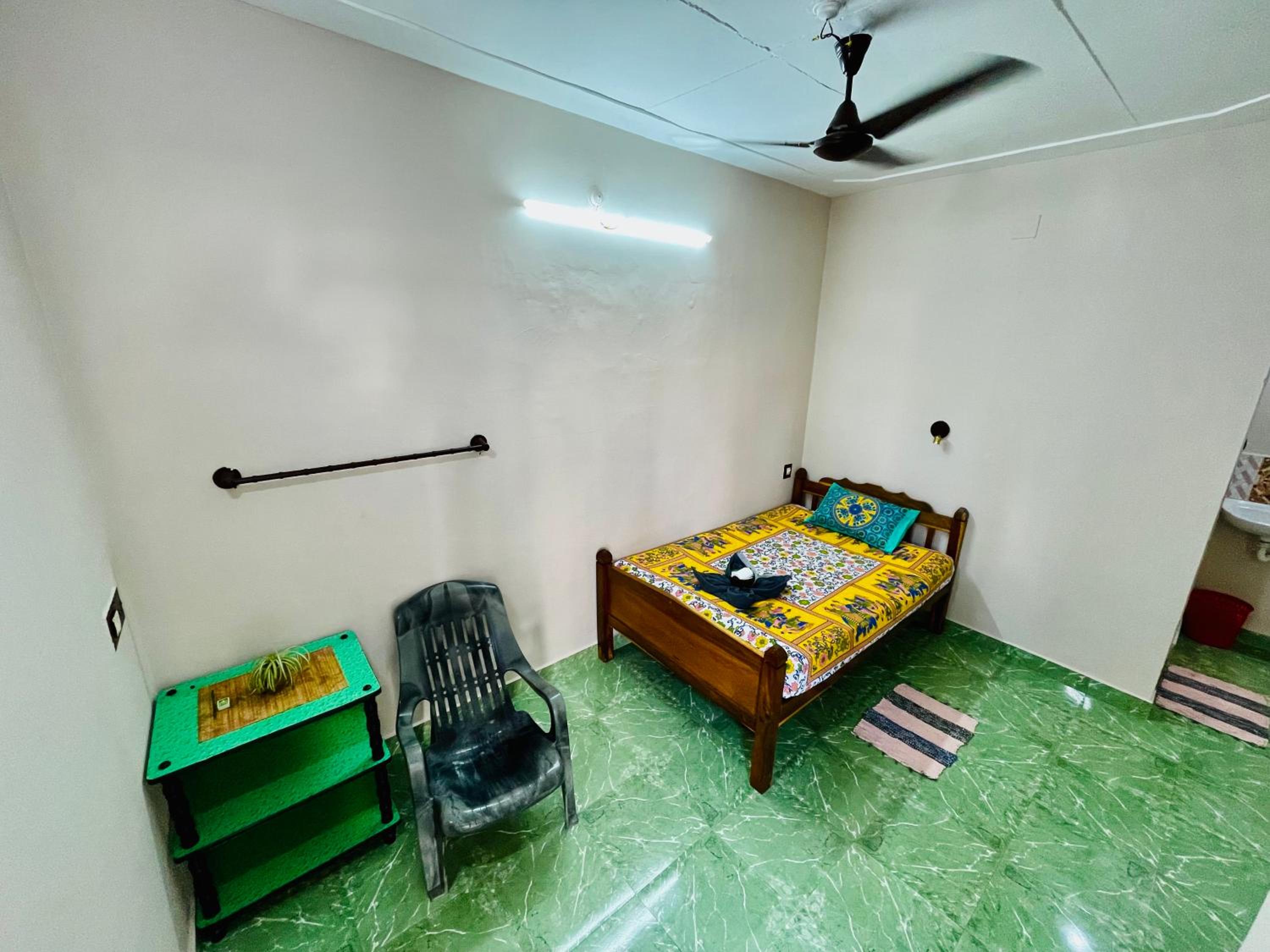 Single Room with Balcony photo 3