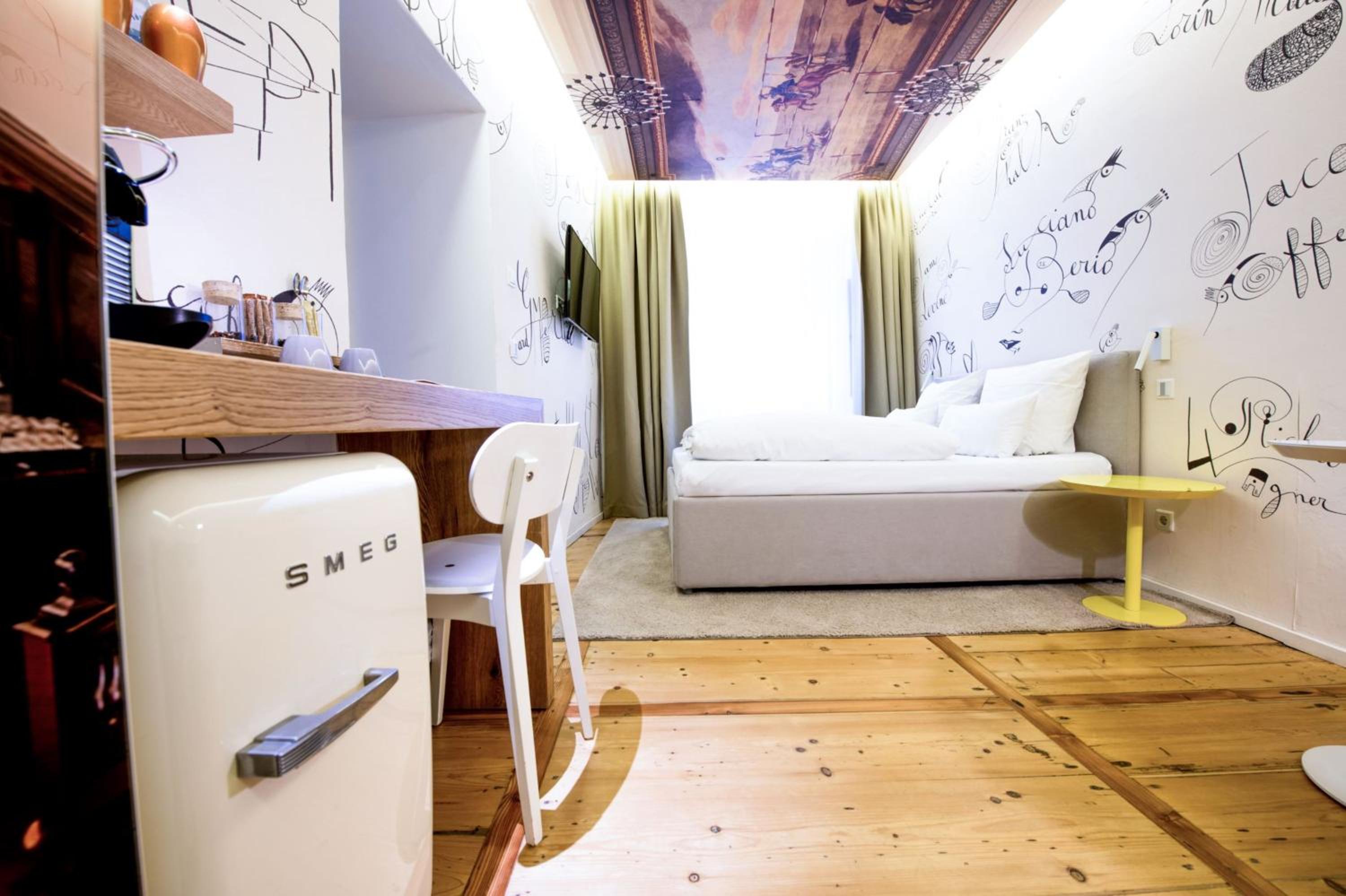 Standard Queen Room - Photo 2