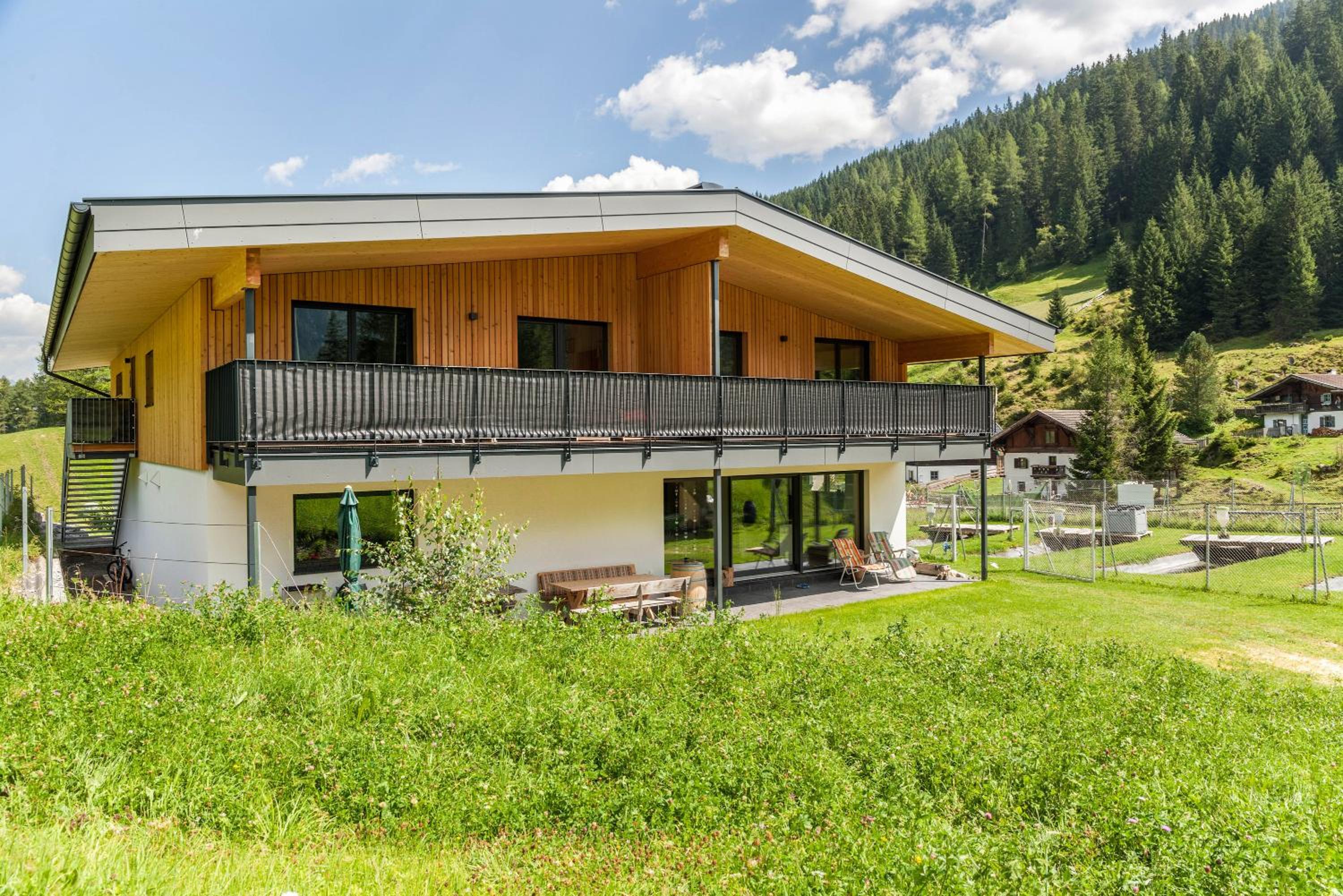 Two-Bedroom Deluxe Apartment with Balcony photo 2