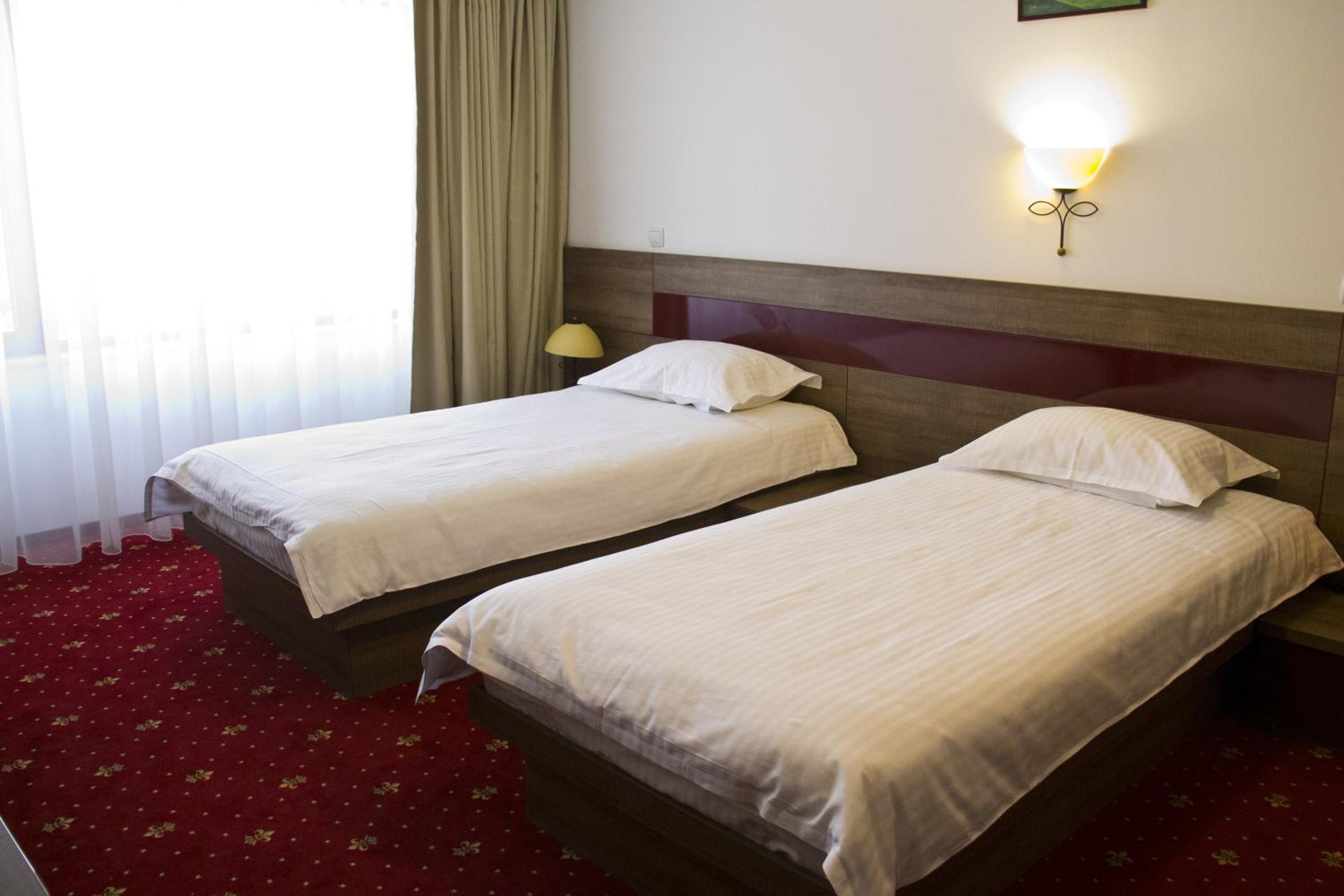 Double or Twin Room photo 2