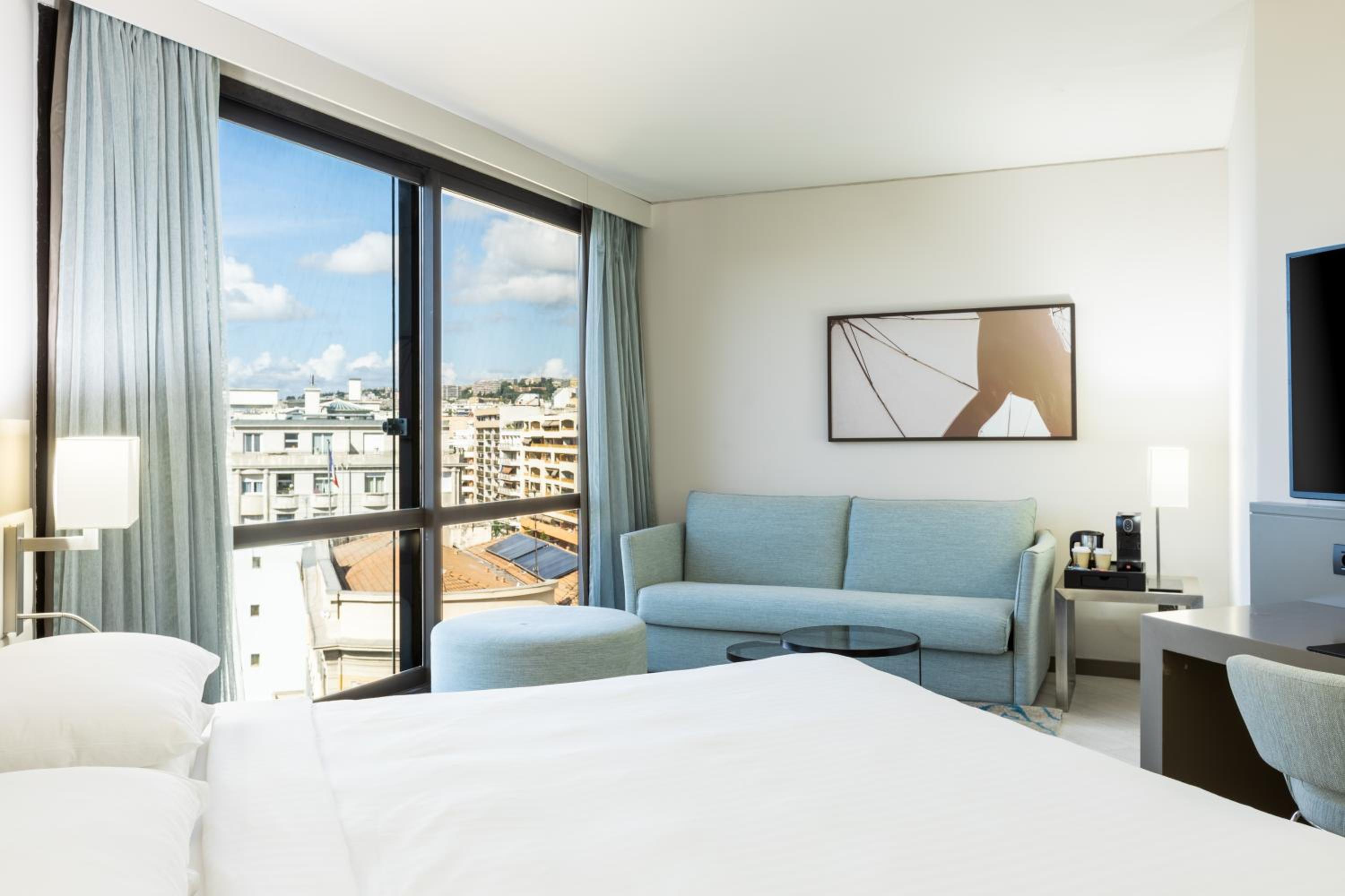 Junior Suite with Sea View - Photo 3