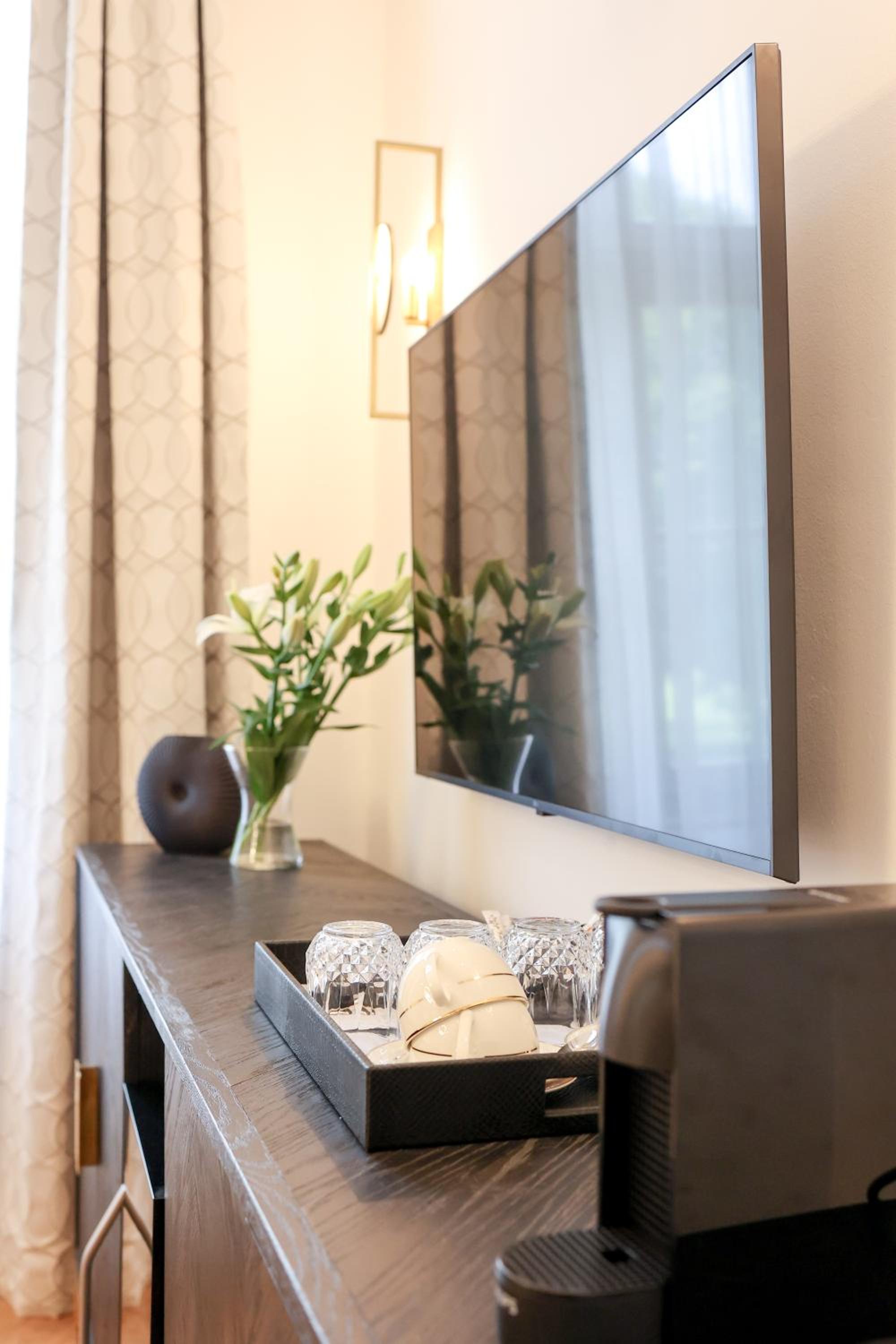 Deluxe Suite - Photo 8