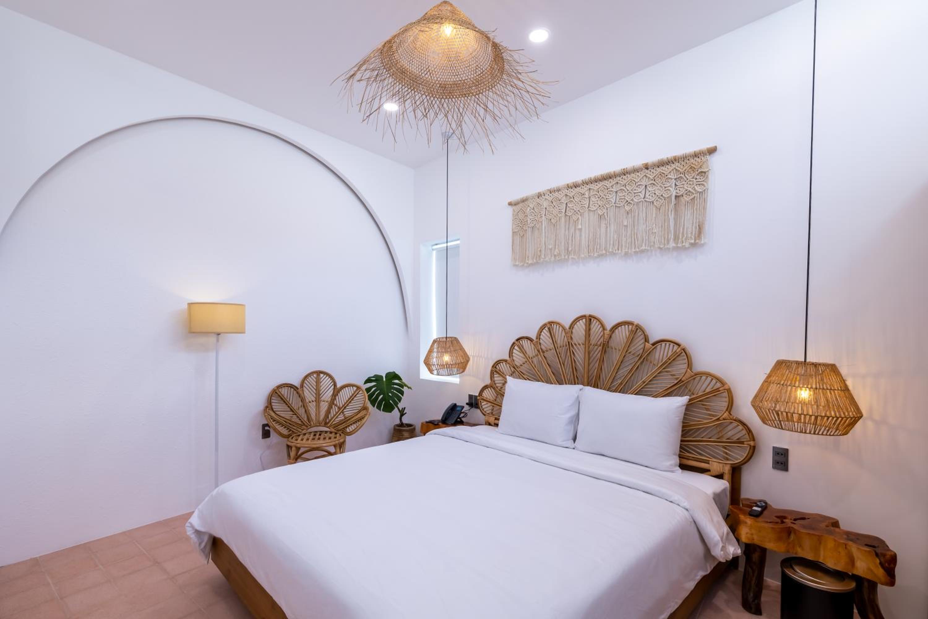 Standard Double Room - Photo 12