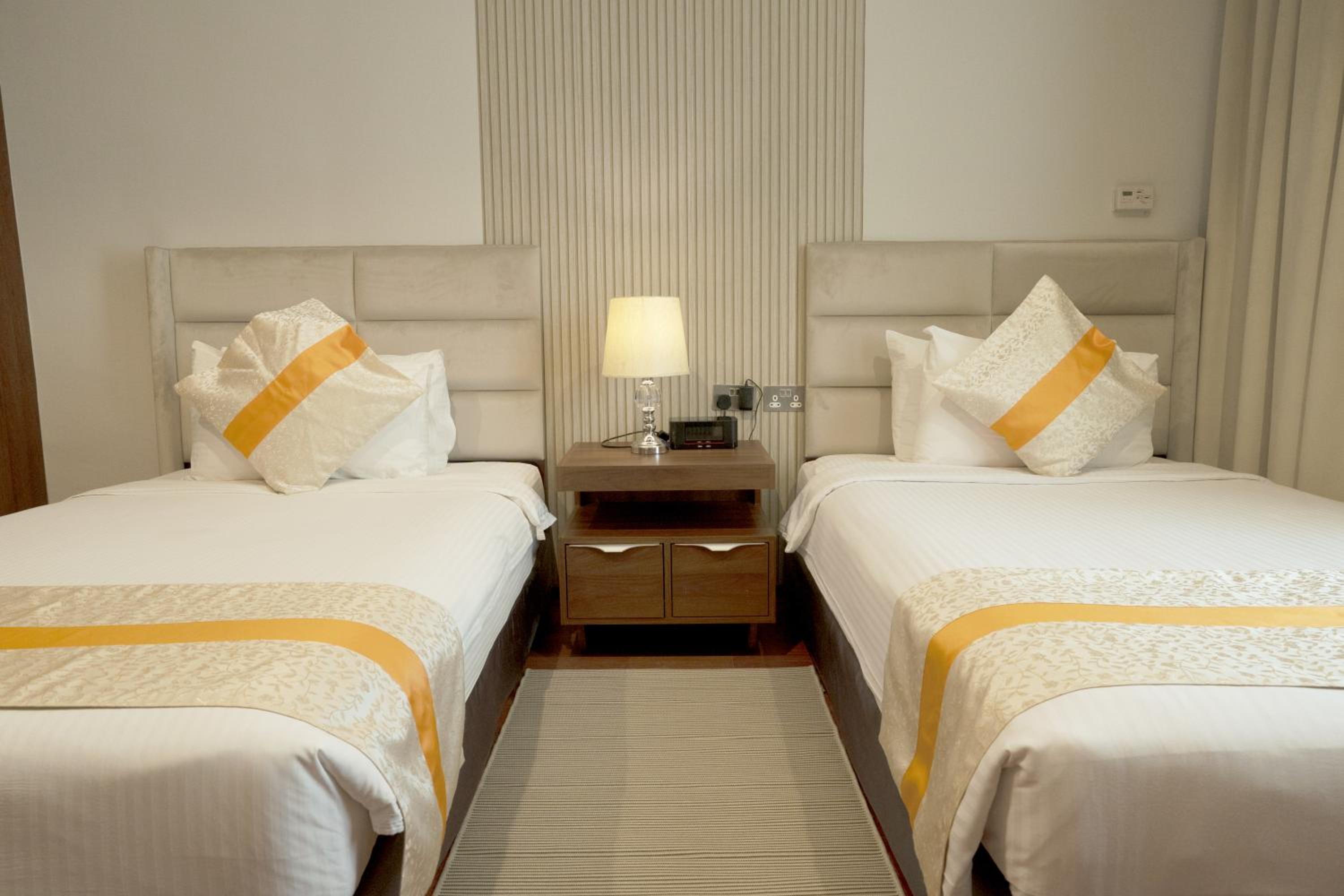 Deluxe Twin Room photo 3