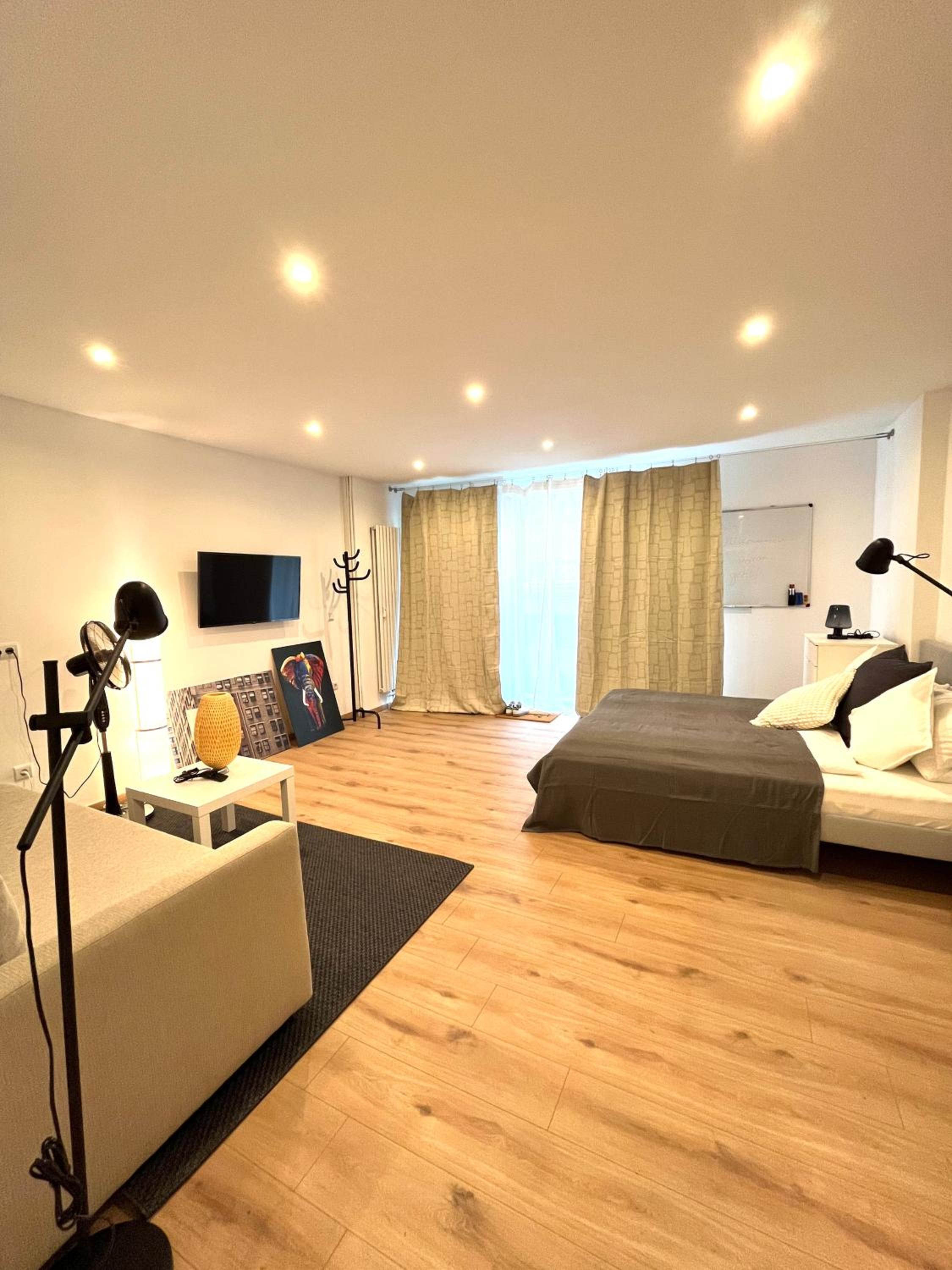 One-Bedroom Apartment photo 2