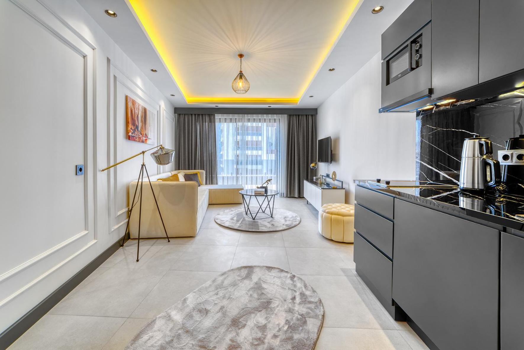 Large Deluxe Suite