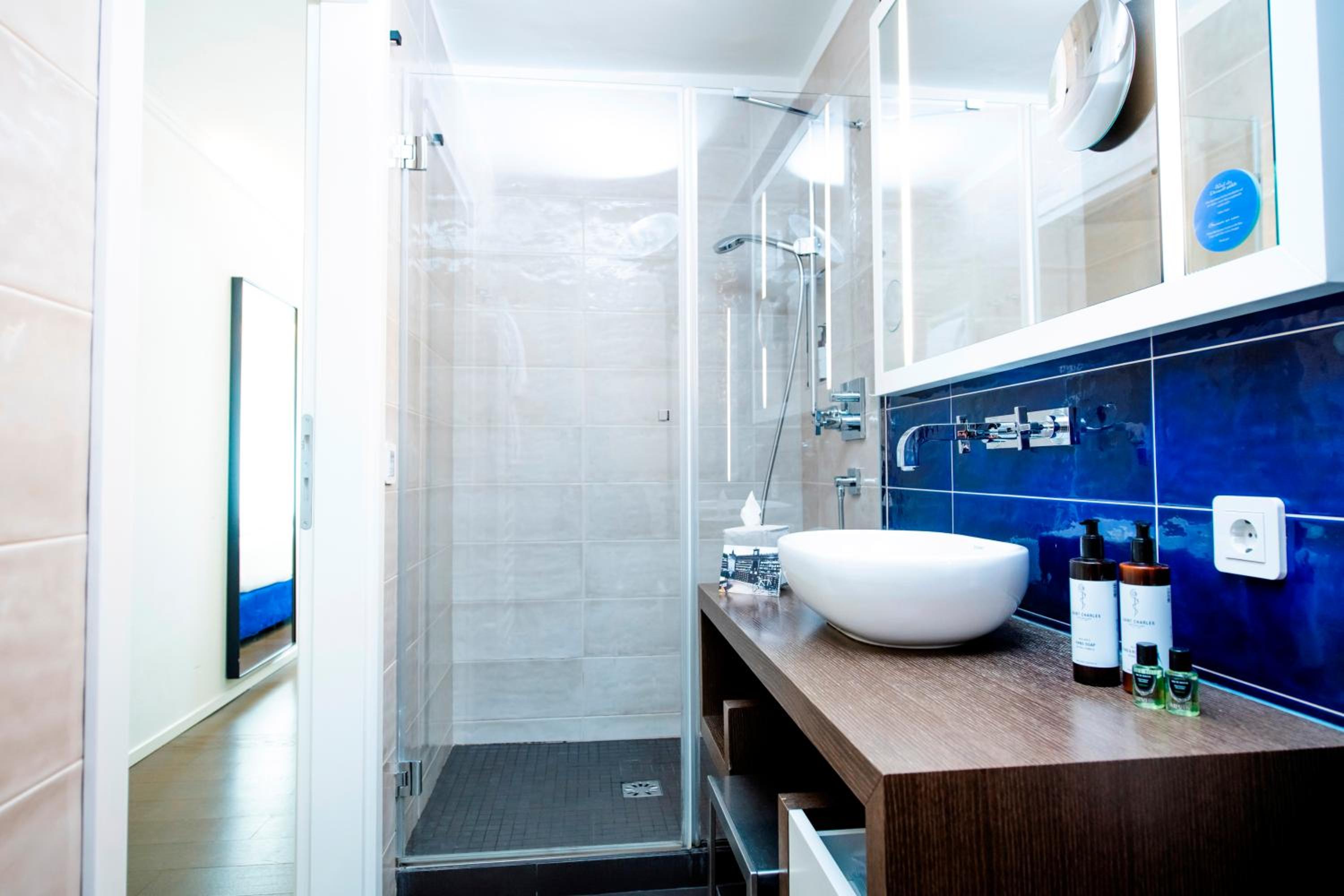 Double Room with One Double Bed and 2 Adults Occupancy (Non Smoking) photo 3