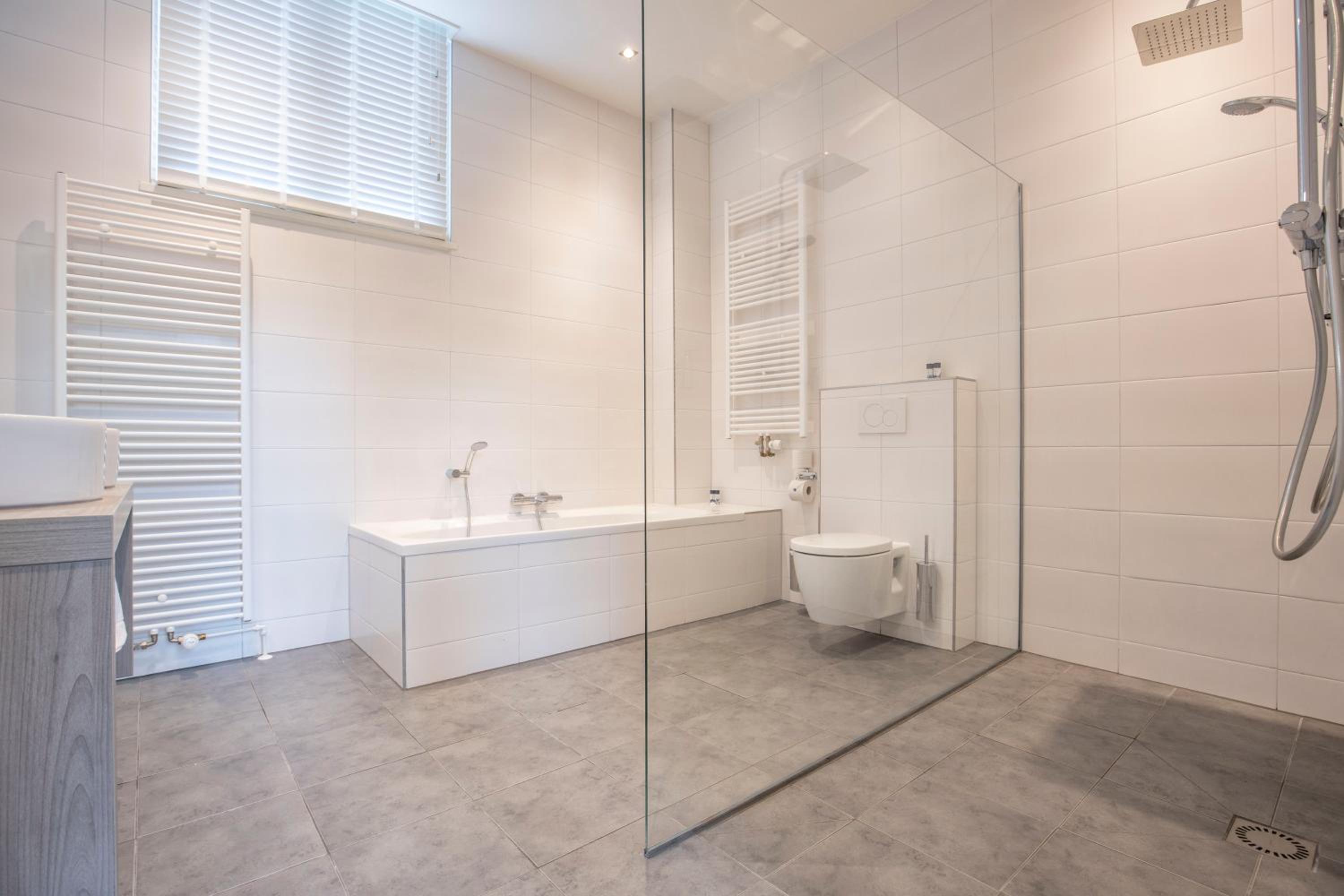 Suite - Photo 11