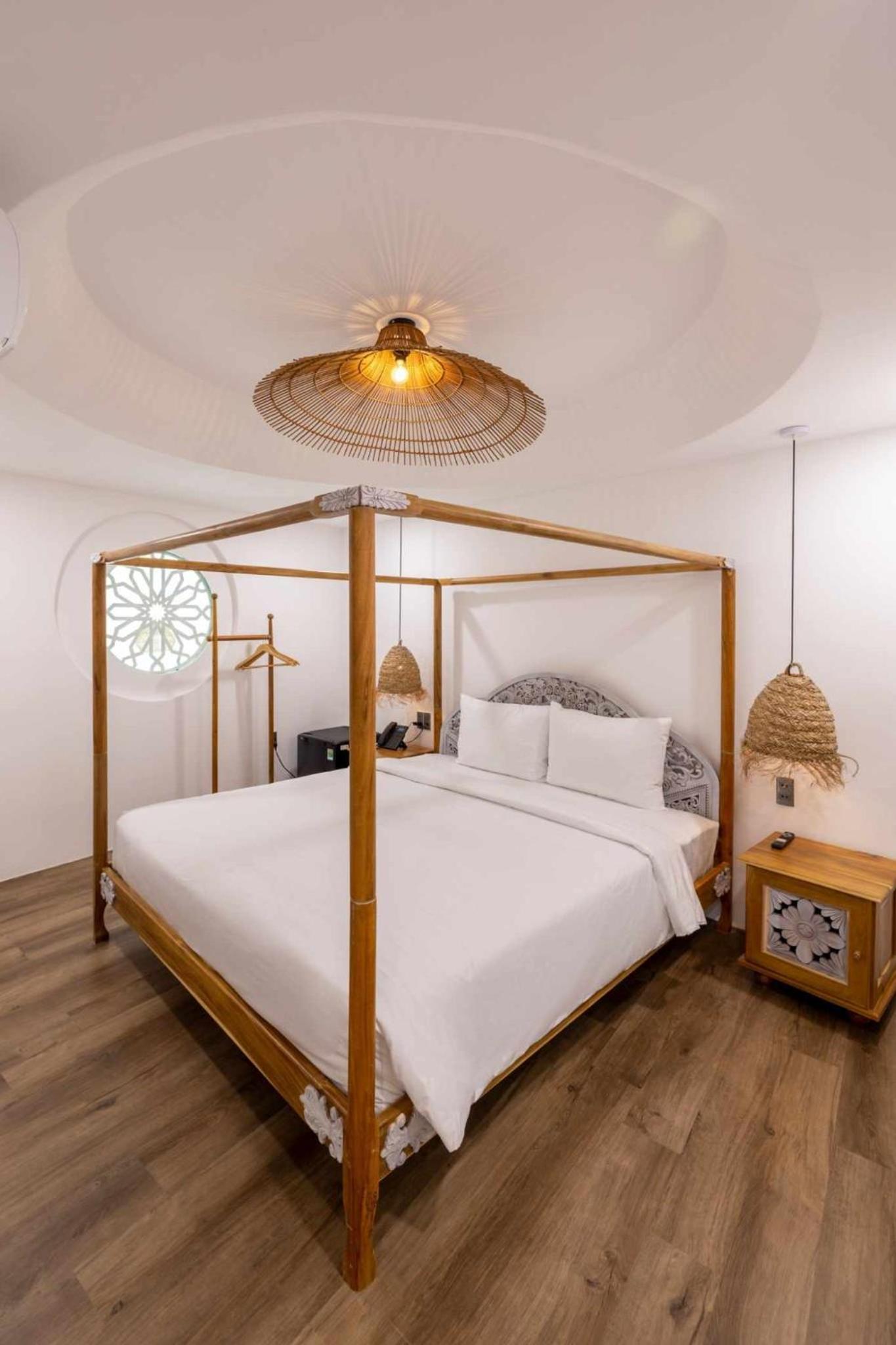 Standard Double Room - Photo 10