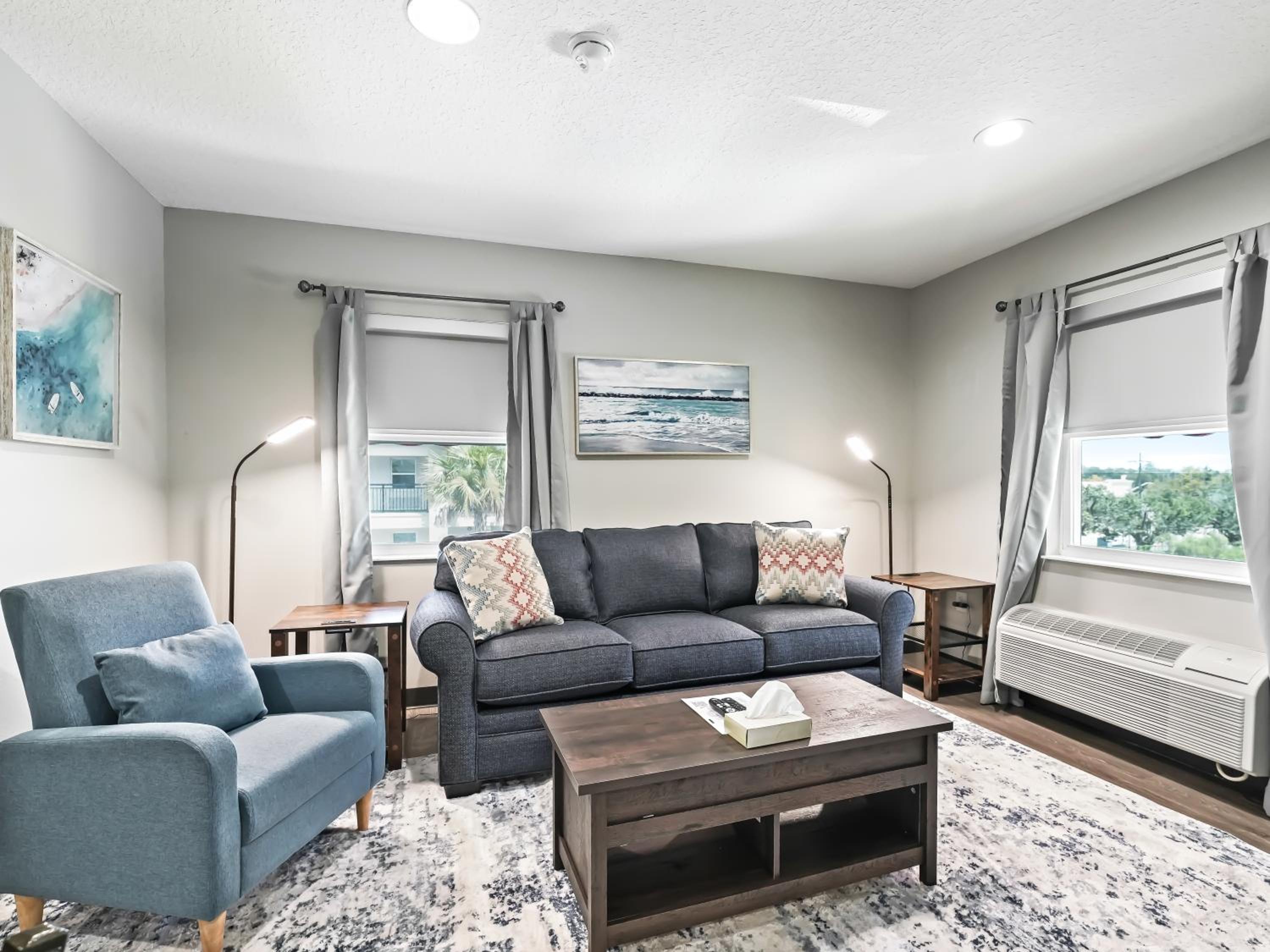 One-Bedroom Suite with Two Queen Beds and Living Room - Non-Smoking - Photo 10