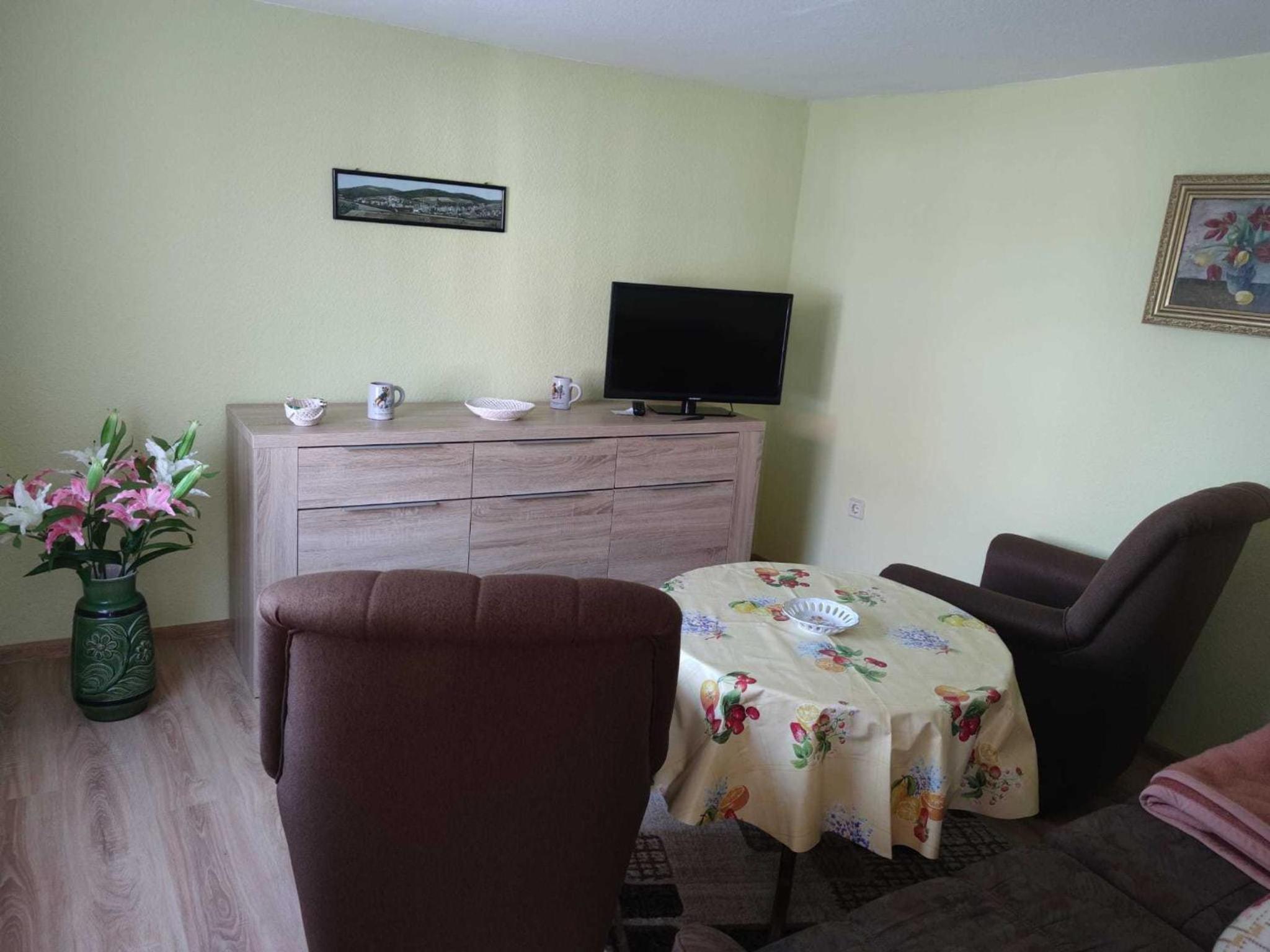 One-Bedroom Apartment with Shower photo 3