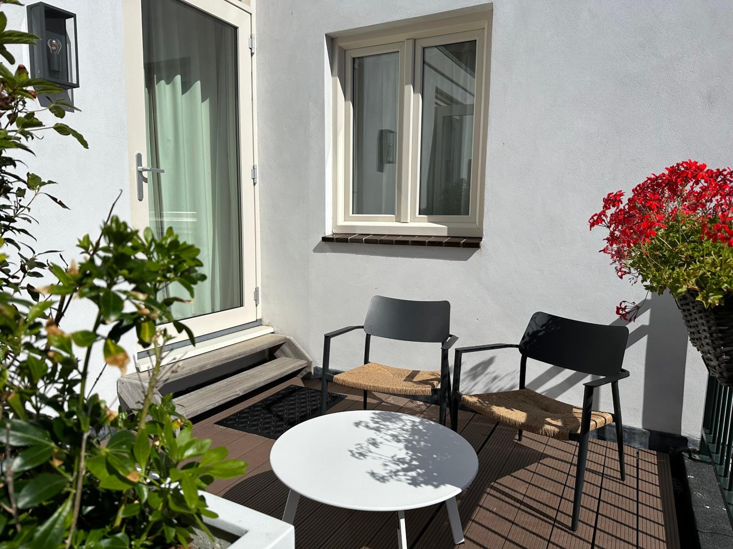 Suite with Balcony - Photo 4