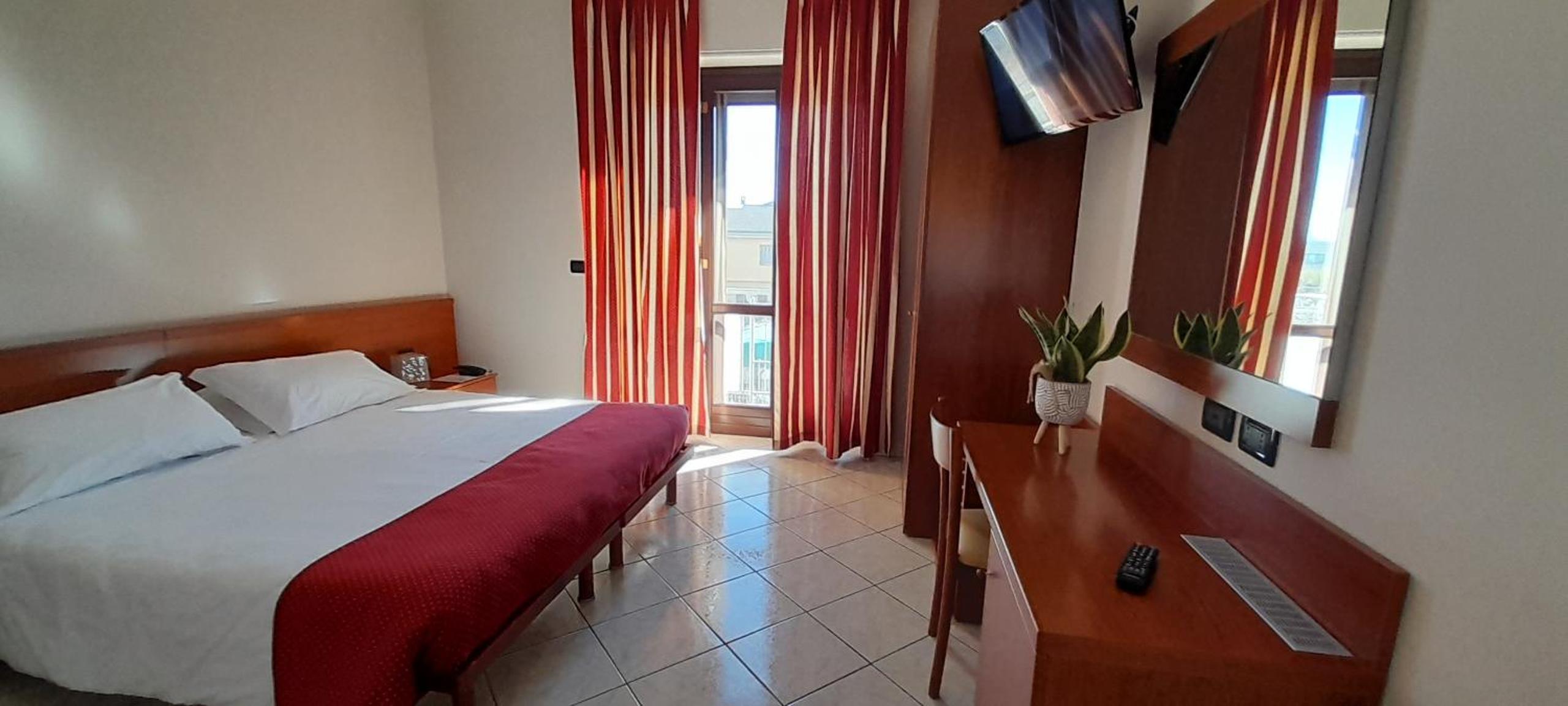 Double Room - Photo 9