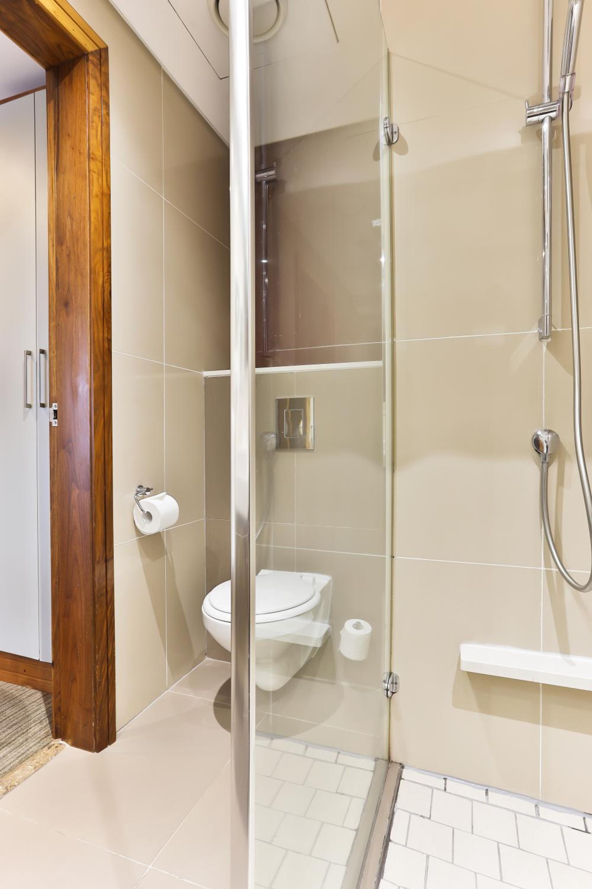 Standard Queen Room - Disability Access