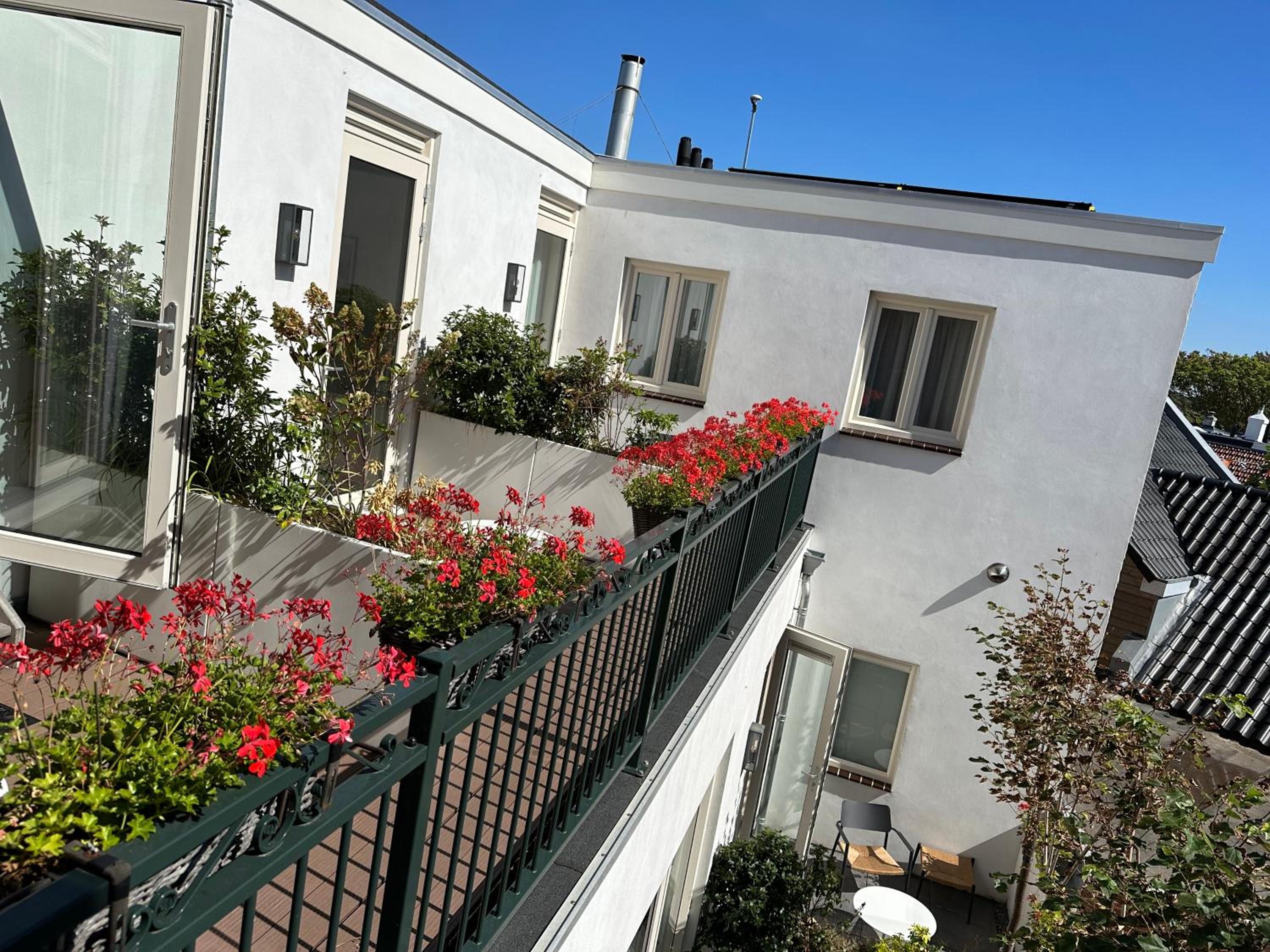 Suite with Balcony - Photo 18