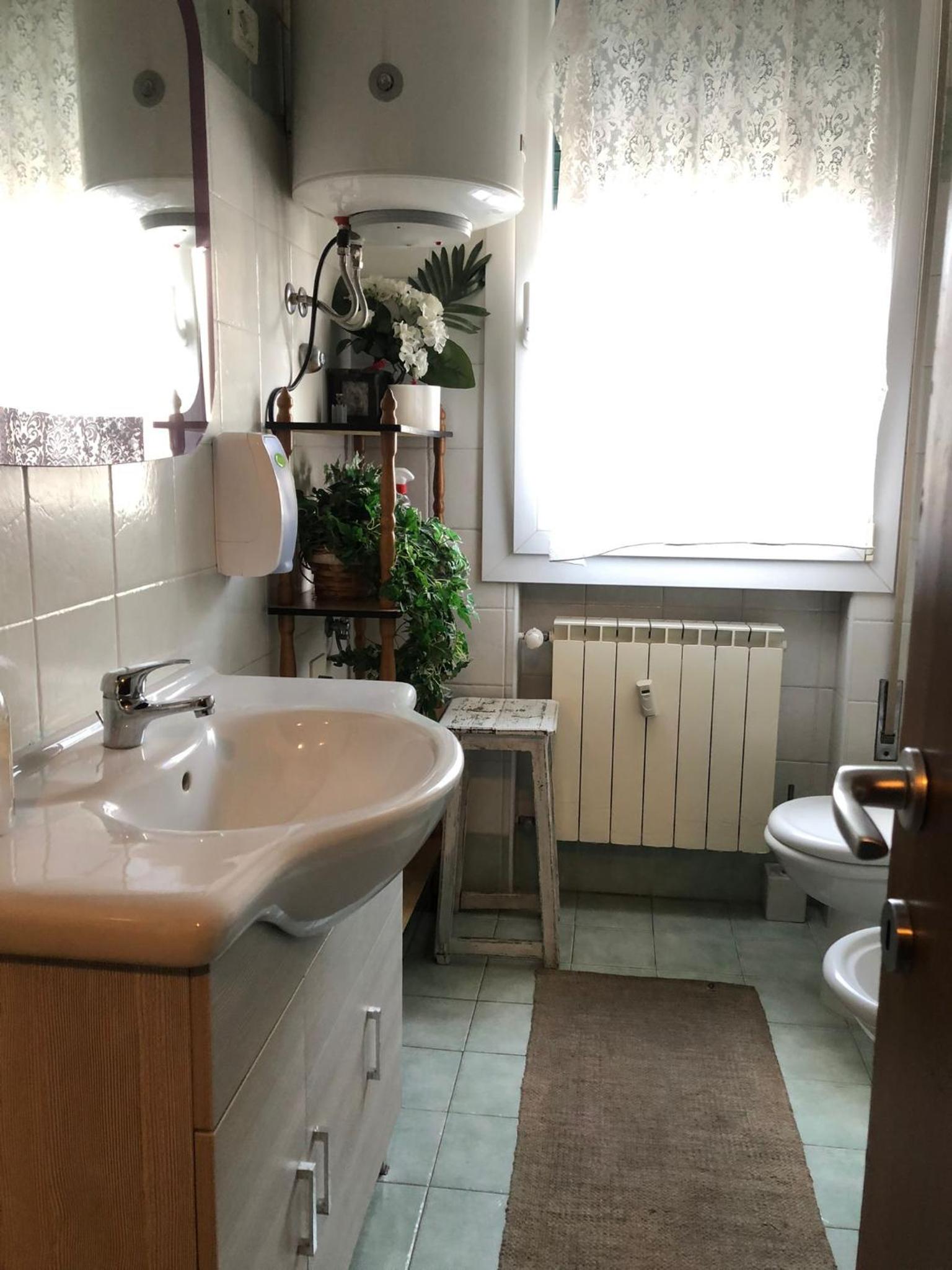 Twin Room with Shared Bathroom photo 3