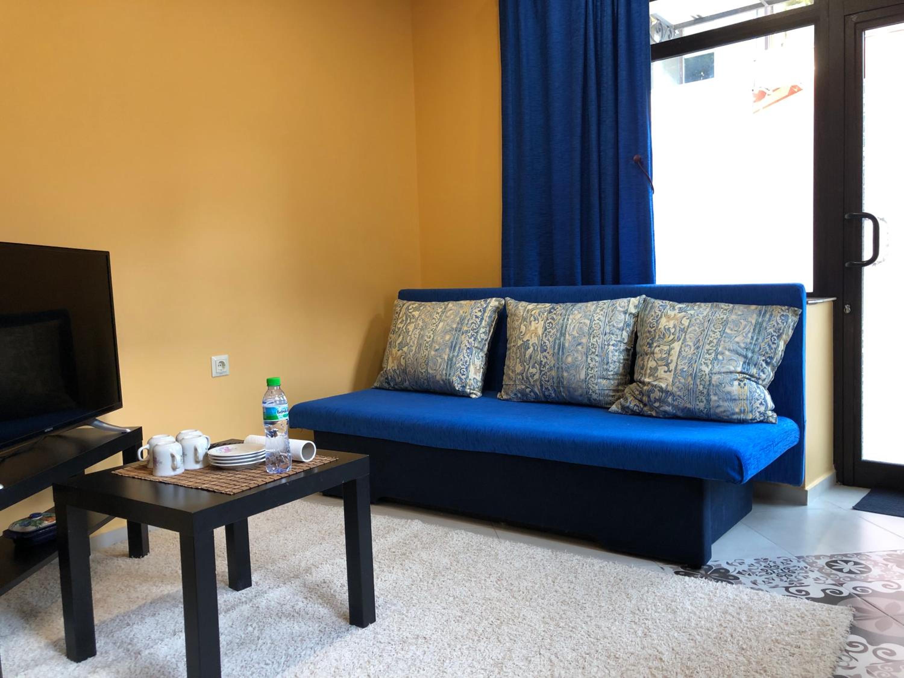 One-Bedroom Apartment photo 2