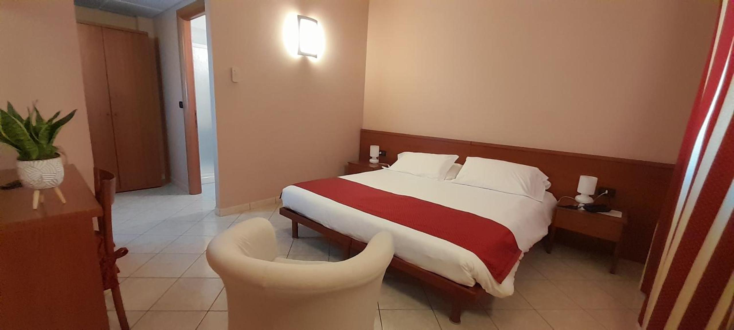 Double Room - Photo 4