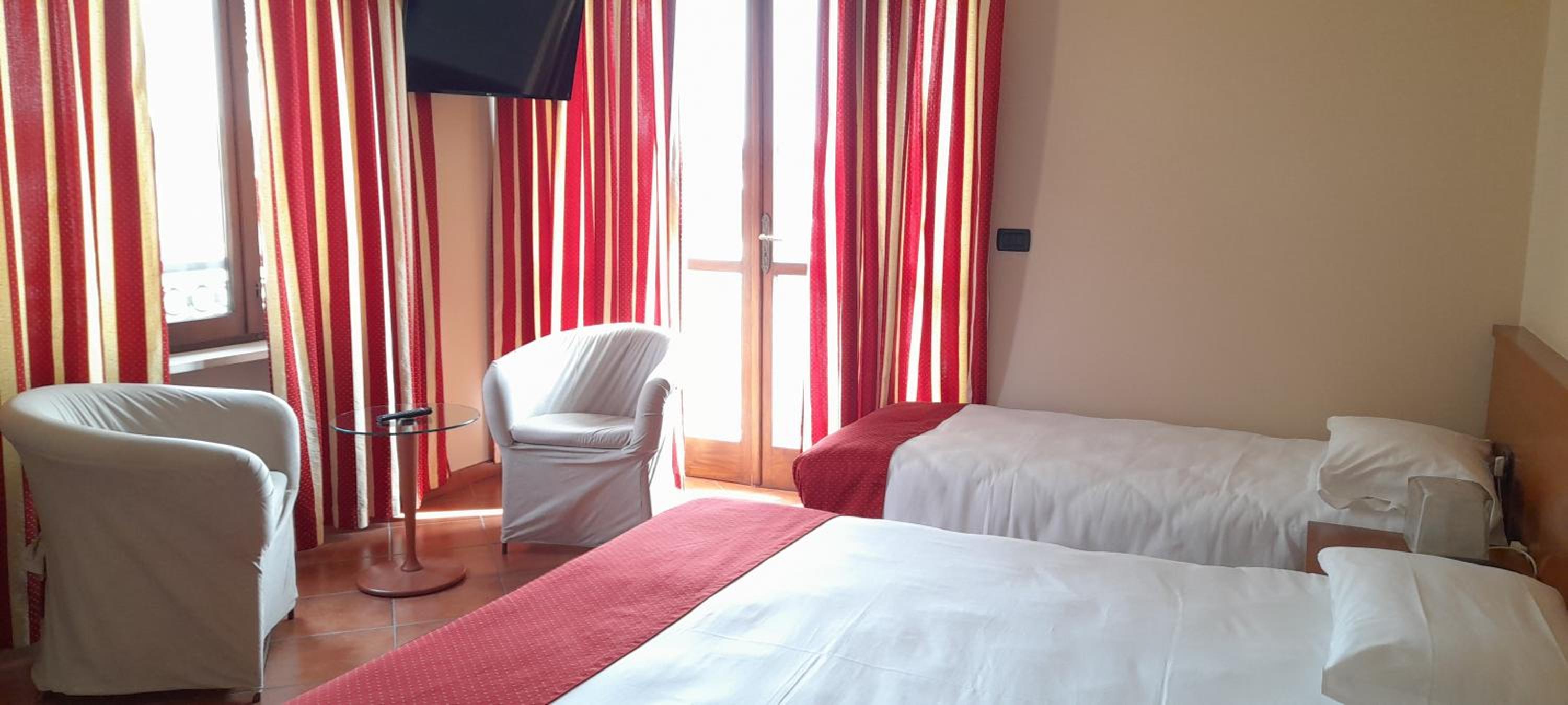 Triple Room - Photo 2
