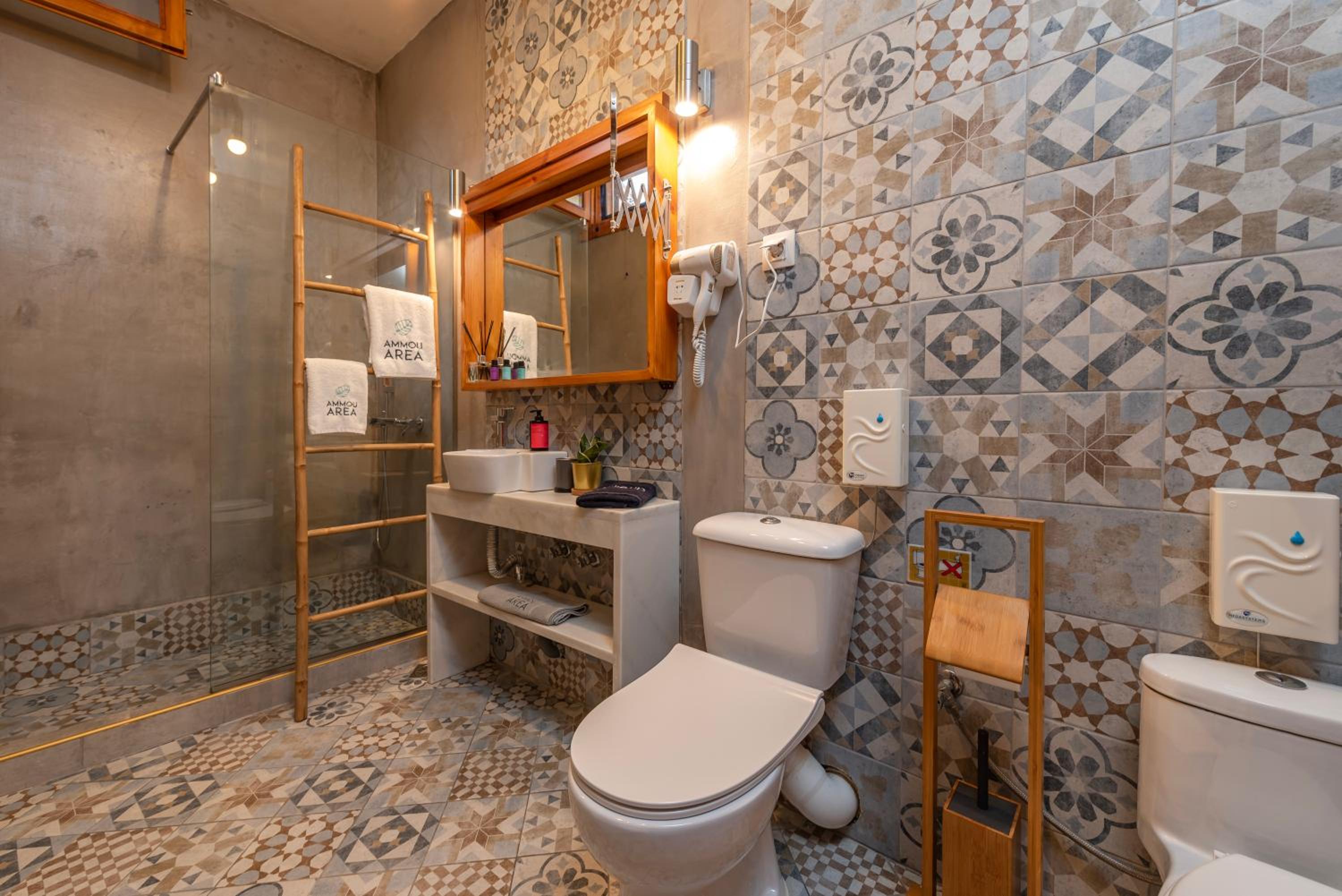 Two-Bedroom House - Photo 24