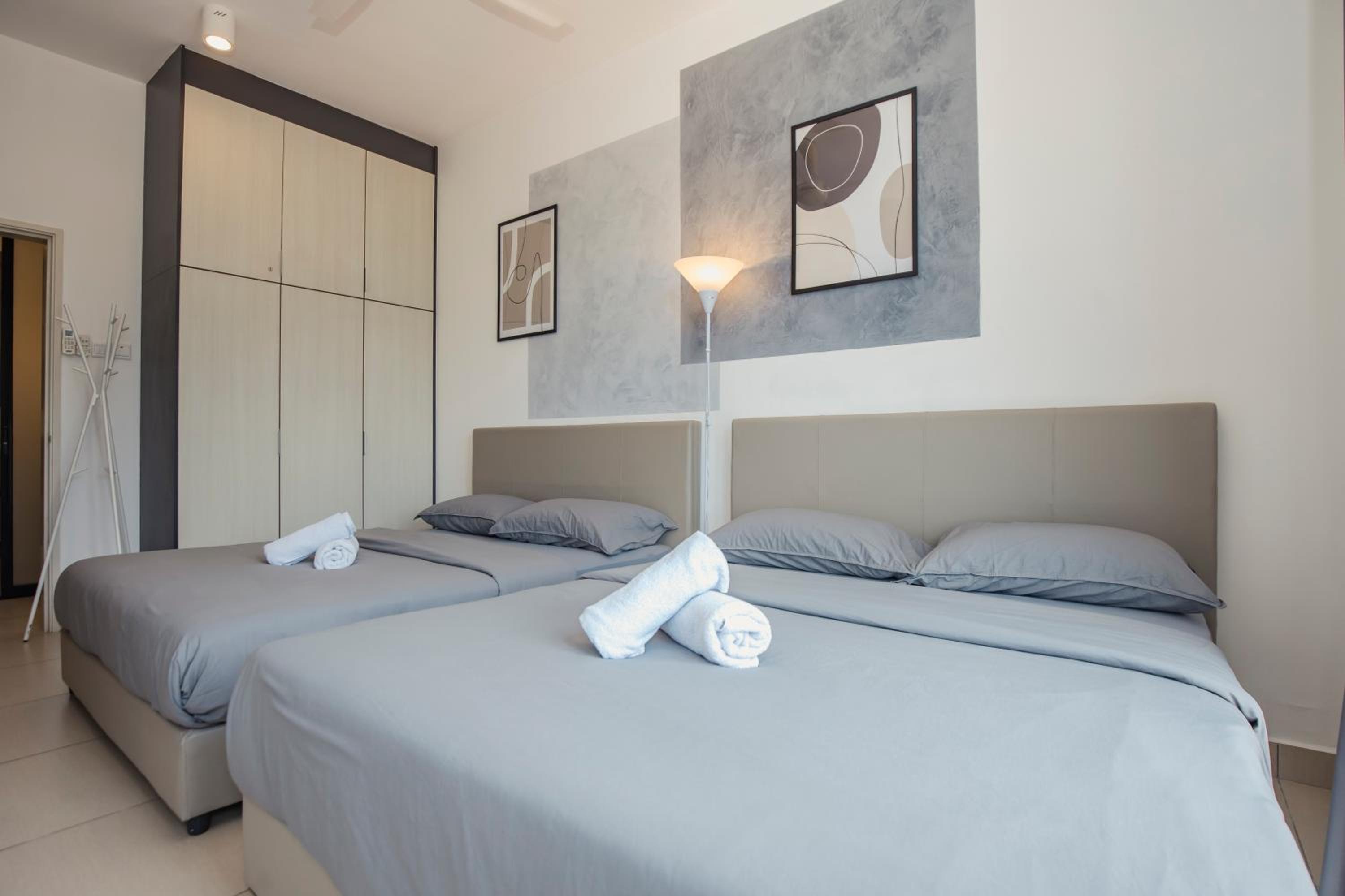 Two-Bedroom Apartment - Photo 31