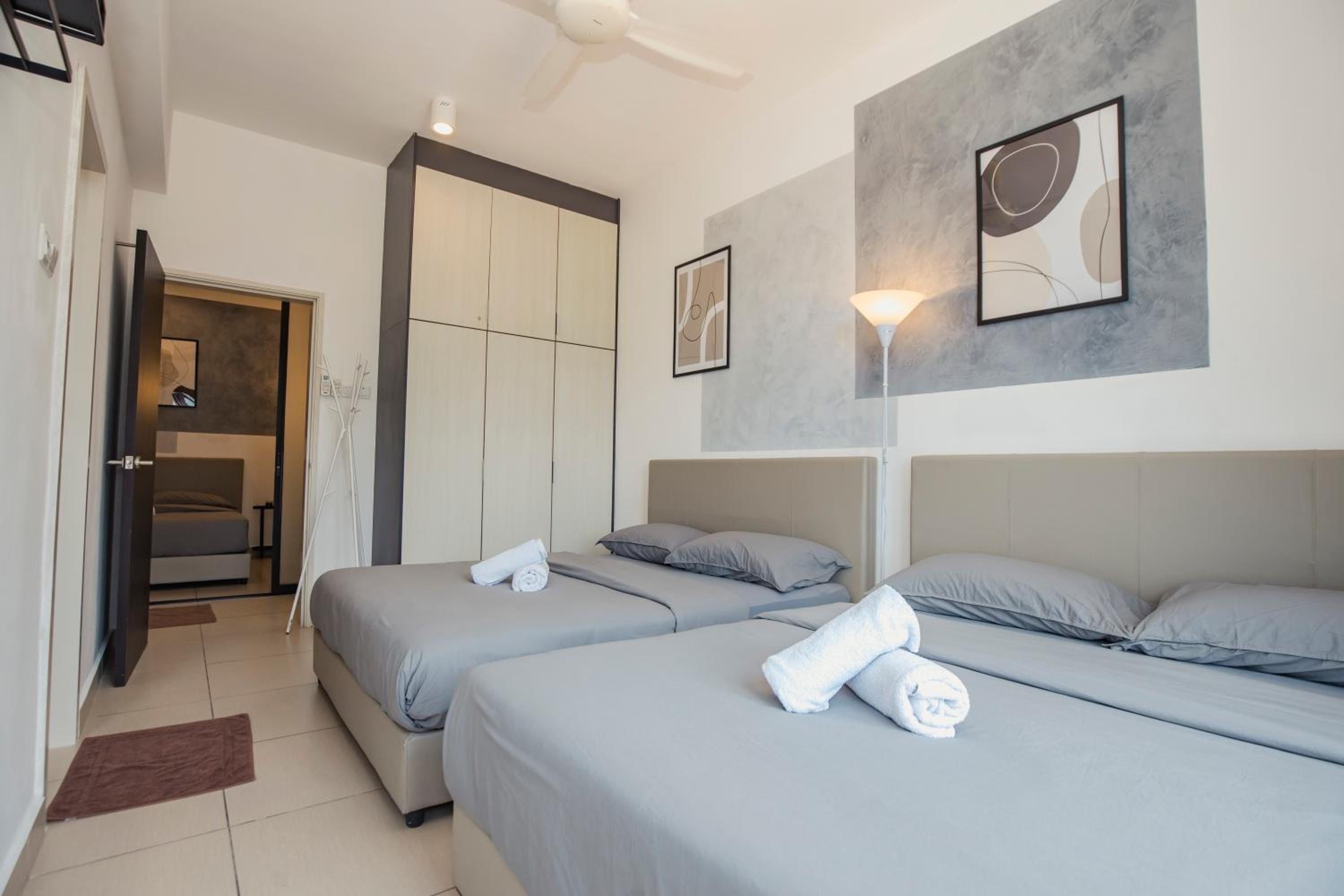 Two-Bedroom Apartment - Photo 45