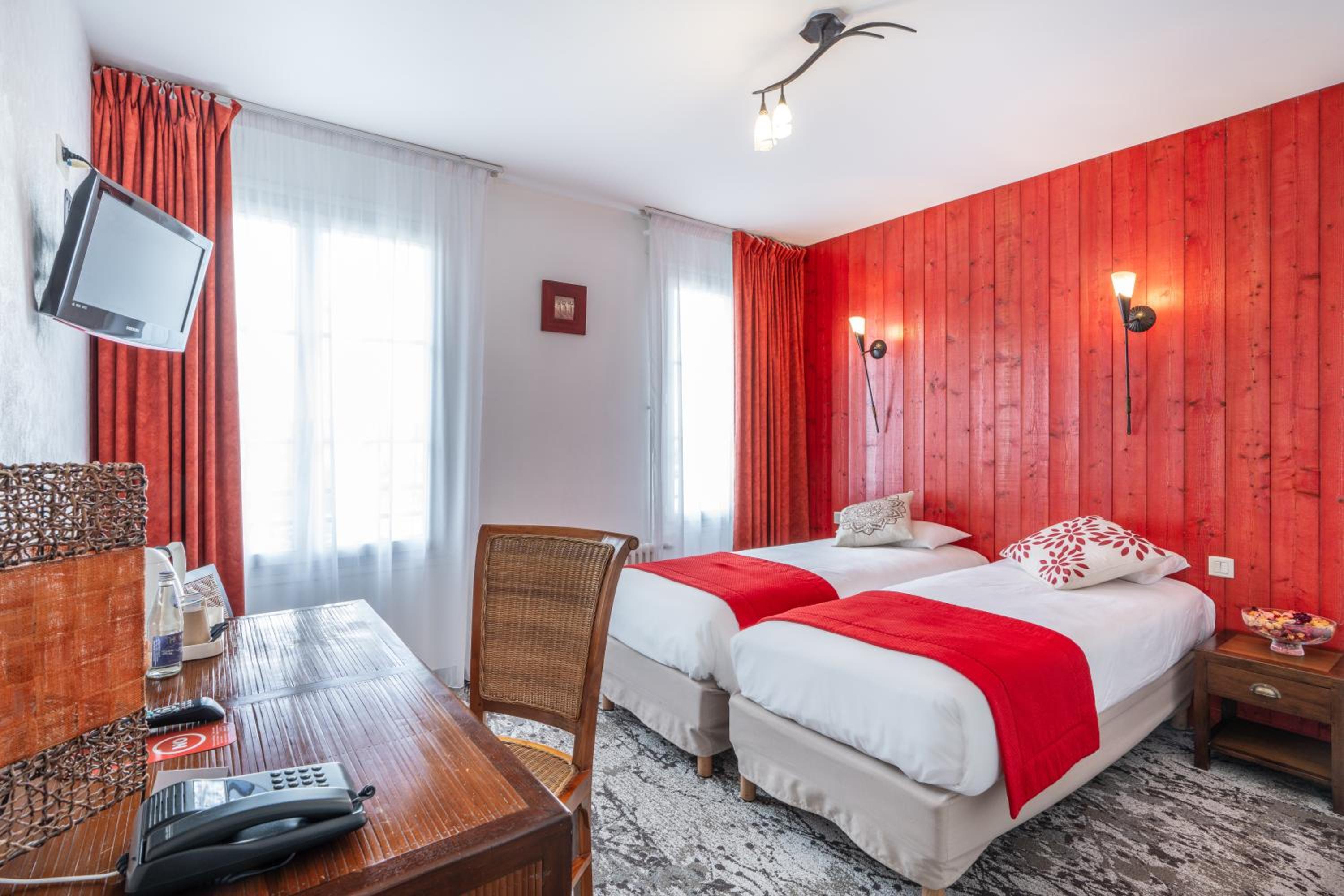 Twin Room - Photo 7