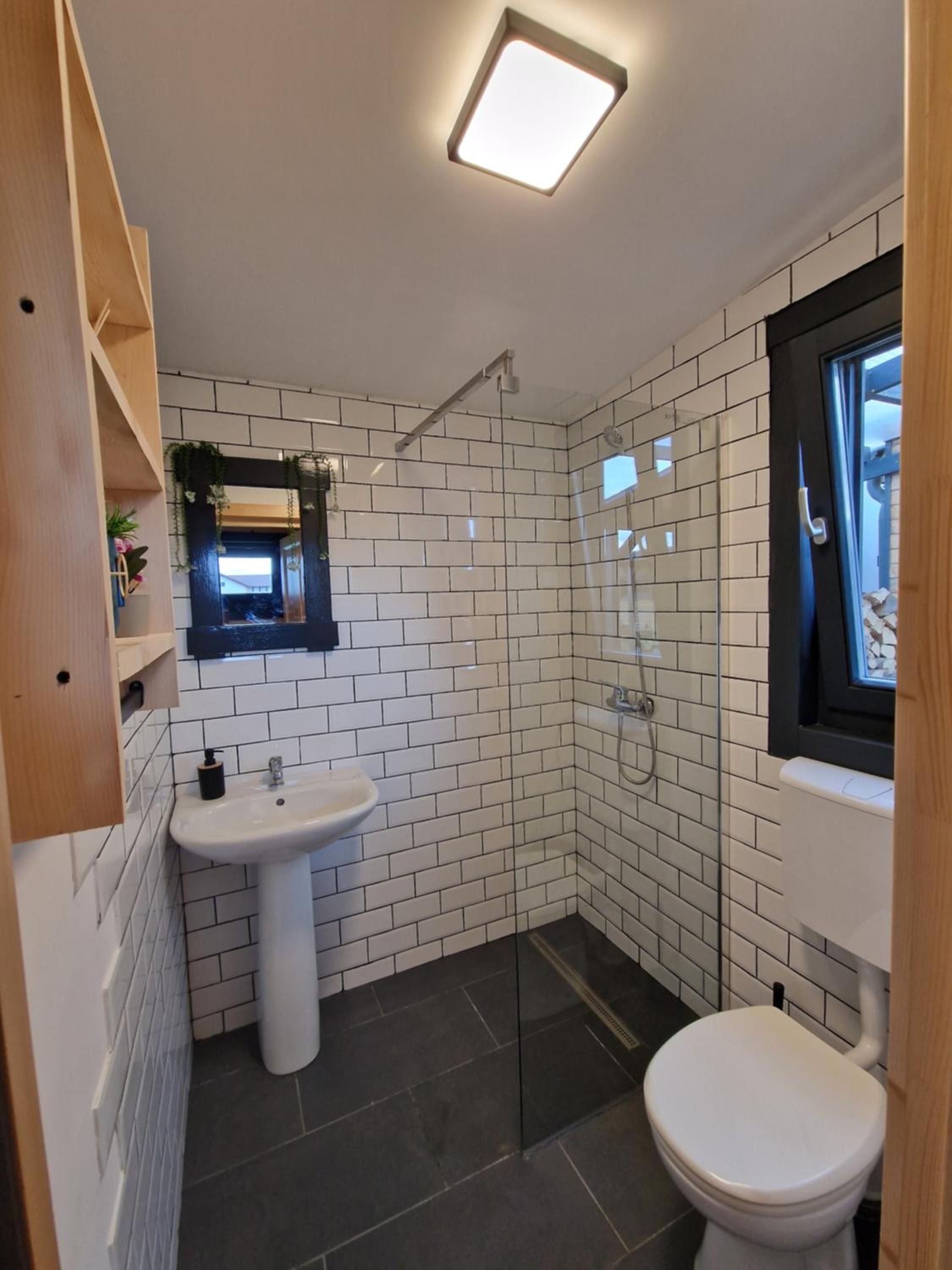 Triple Room with Bathroom photo 2