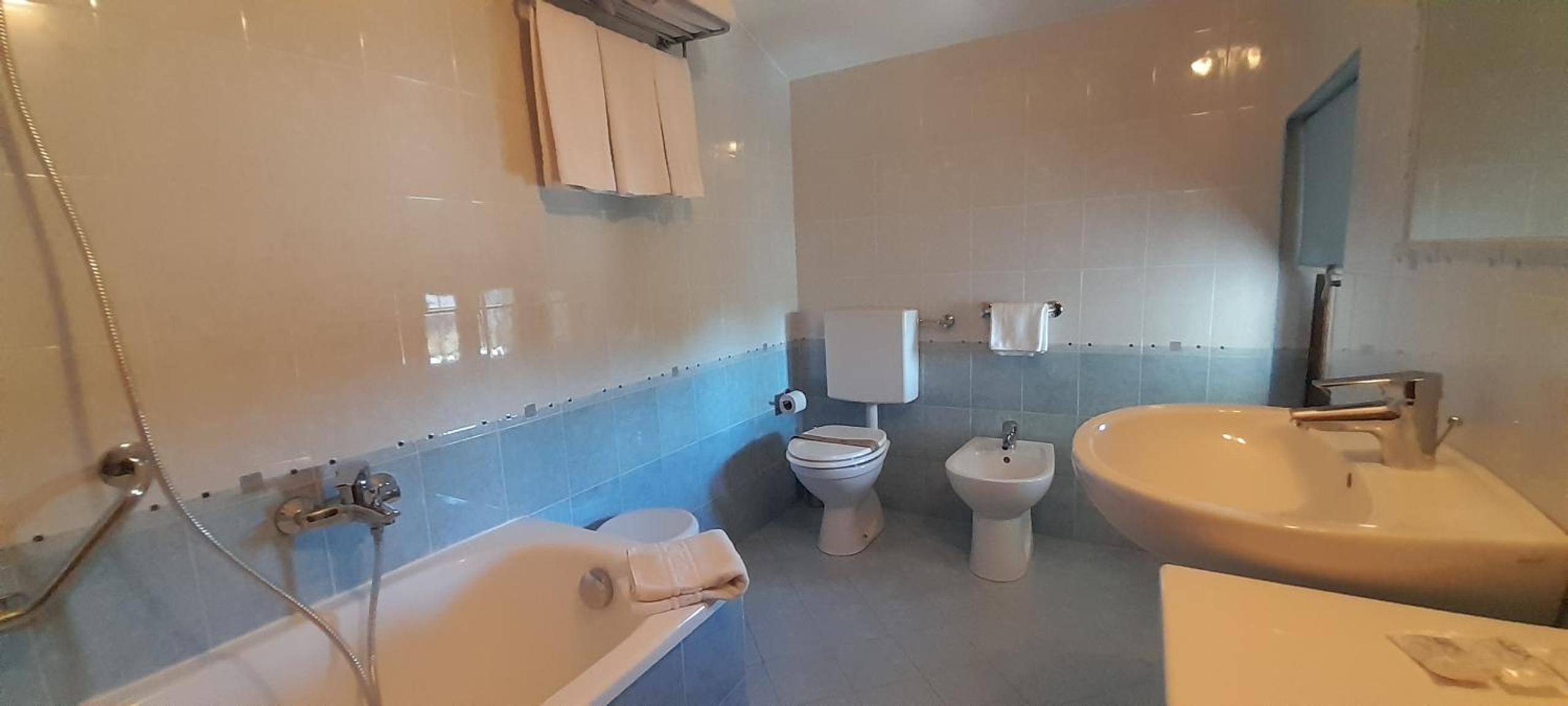 Triple Room - Photo 7
