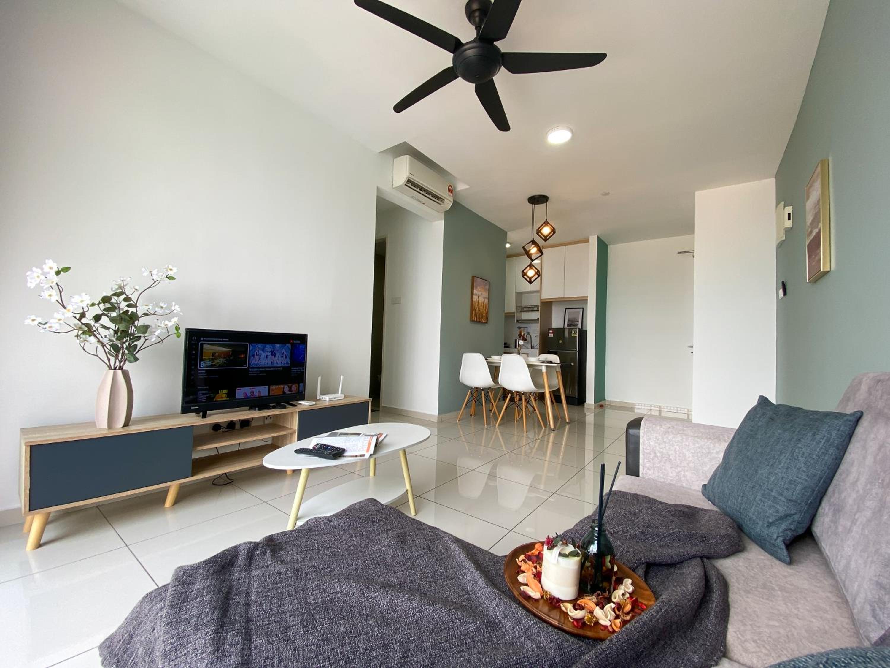 Apartment With Balcony photo 2
