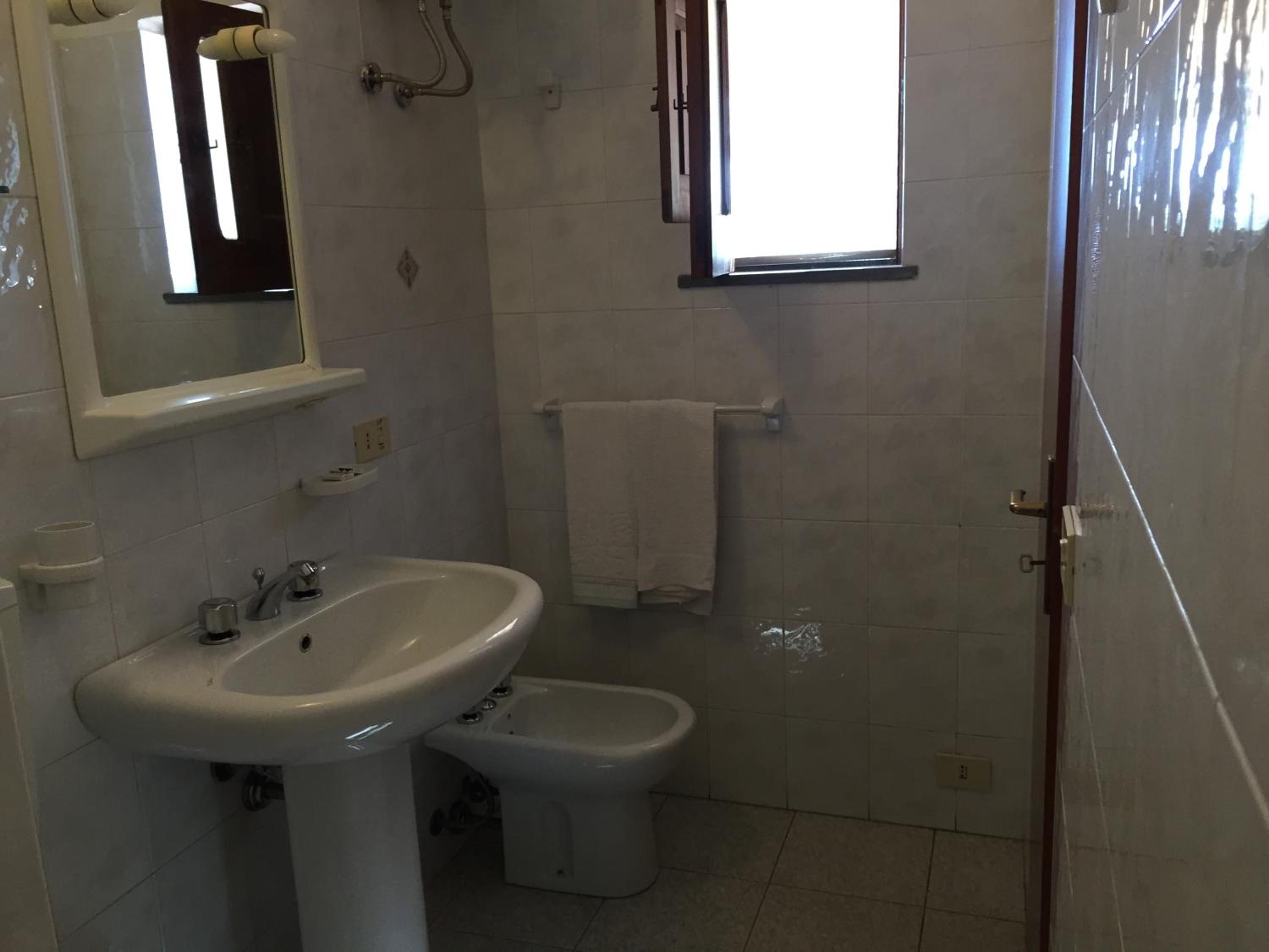 Double or Twin Room with Bathroom photo 2