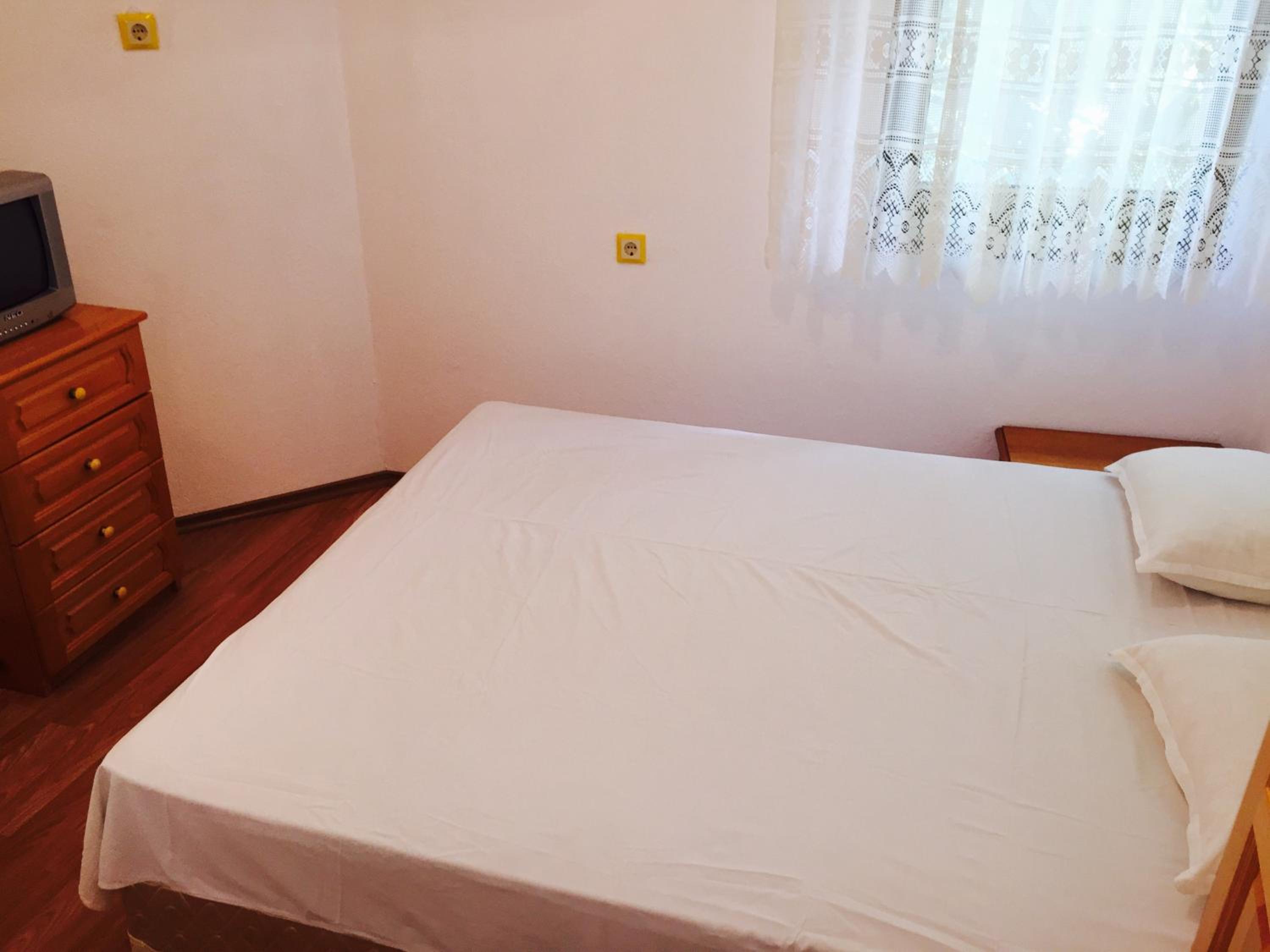 Double Room With Shared Bathroom photo 1