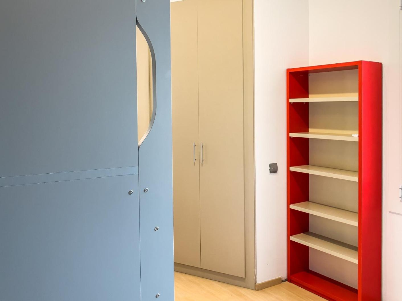 Bed in 4-Bed Male Dormitory Room photo 3