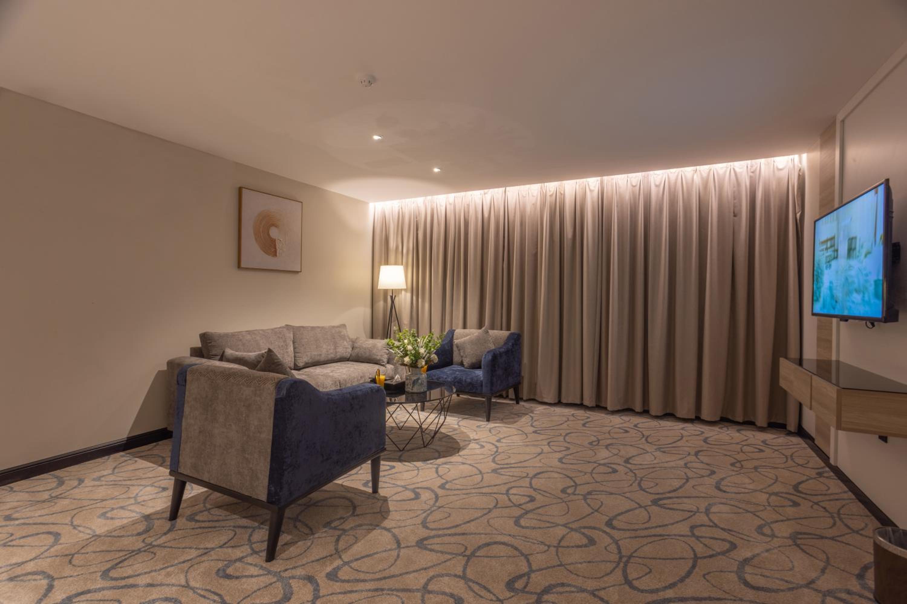 One-Bedroom Suite - Photo 1