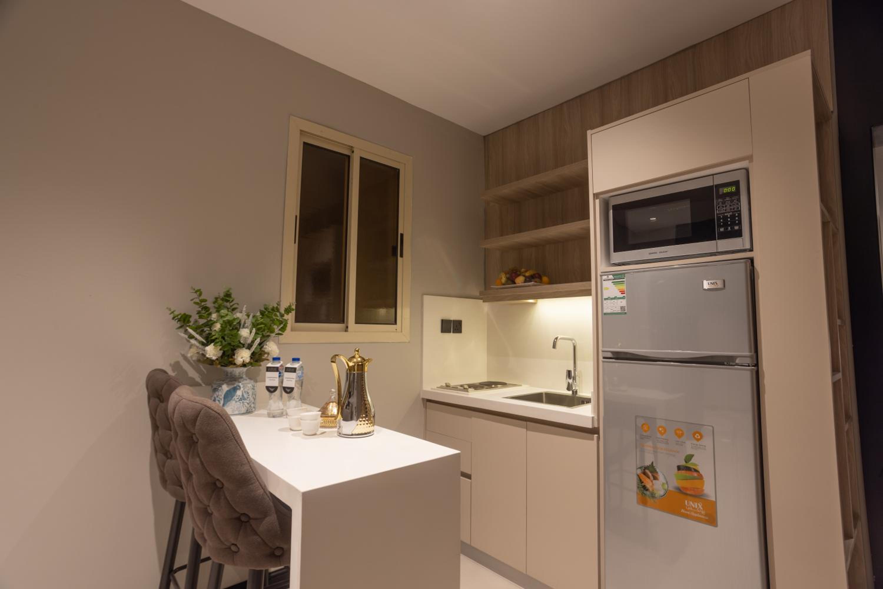 Executive Suite - Photo 5