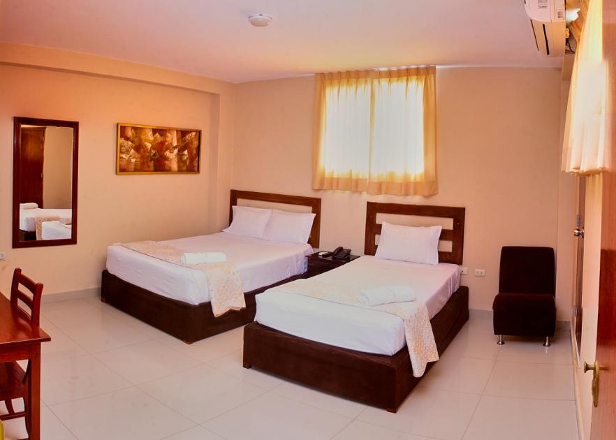 Twin Room with Private Bathroom photo 3