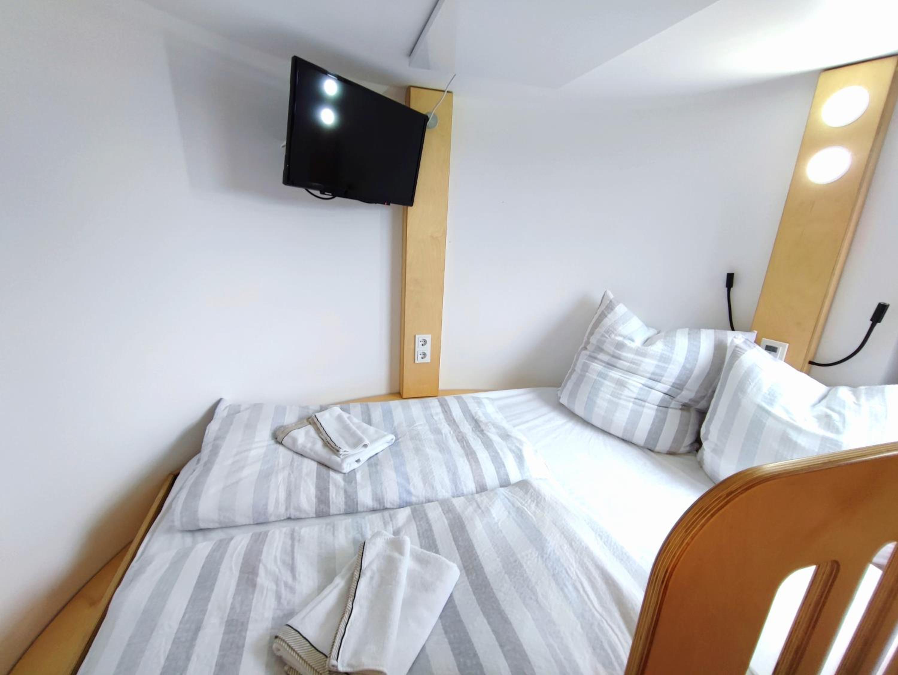 One-Bedroom House photo 1