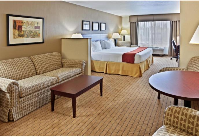 King Suite - Photo 1