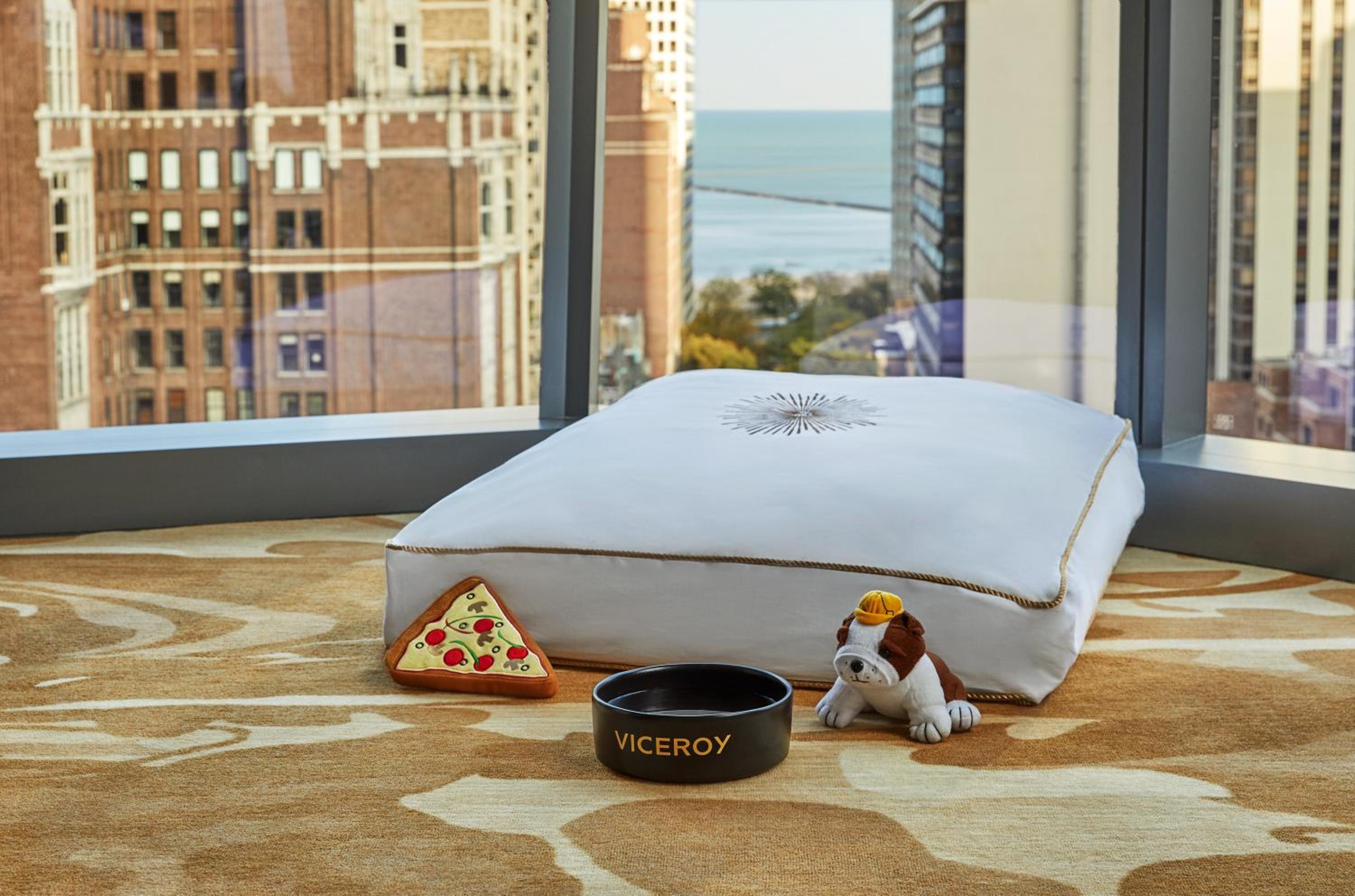 Deluxe Queen Room with Two Queen Beds and Lake View