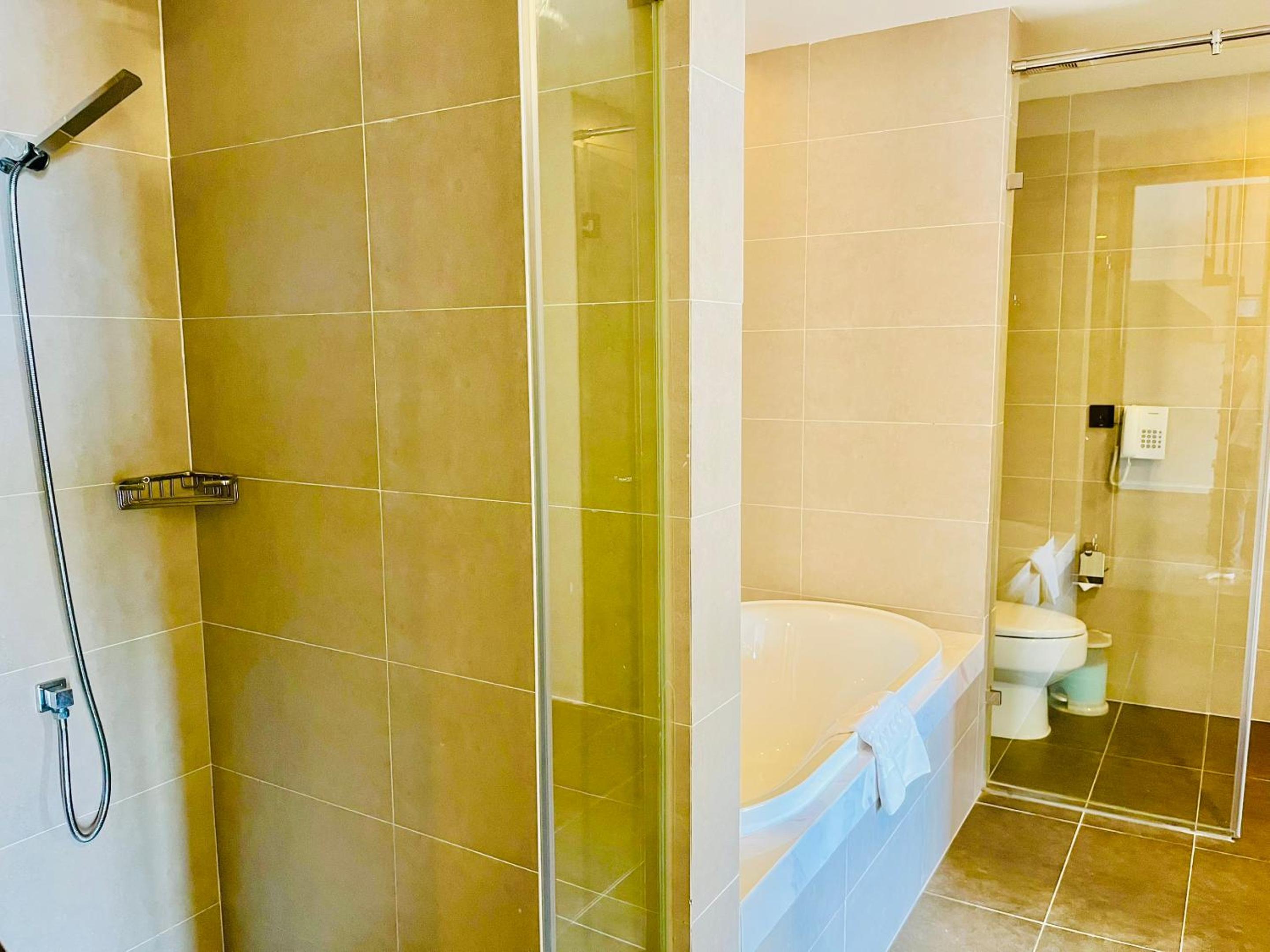 One-Bedroom Penthouse with Private Pool - Photo 3