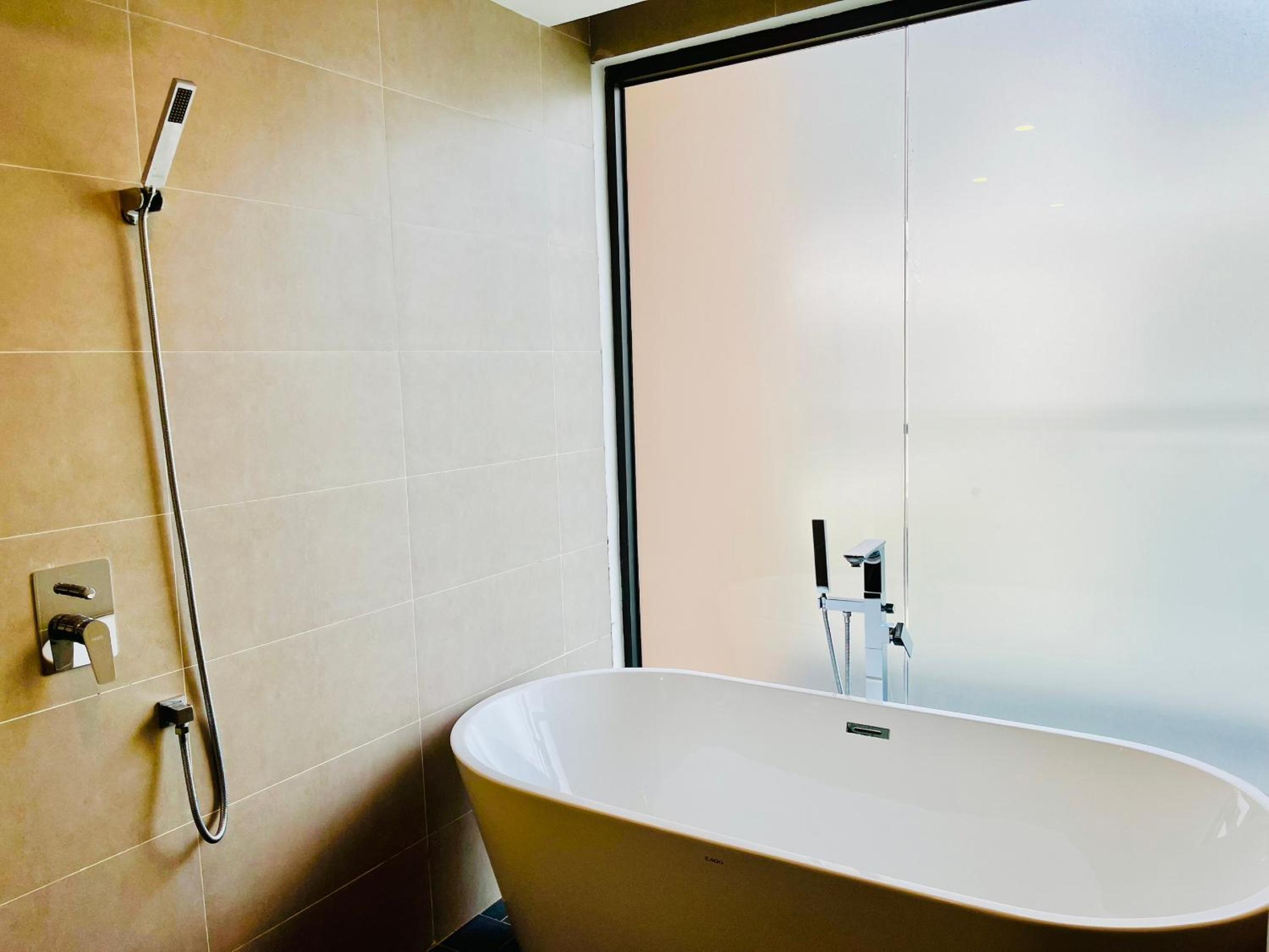 One-Bedroom Penthouse with Private Pool - Photo 16
